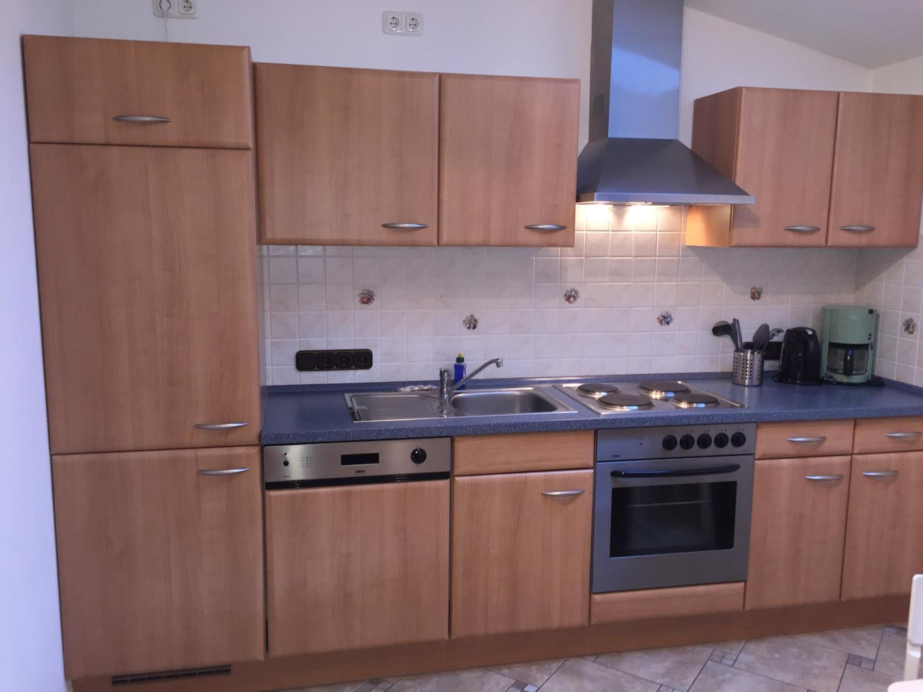 Apartment with Balcony - Photo 3
