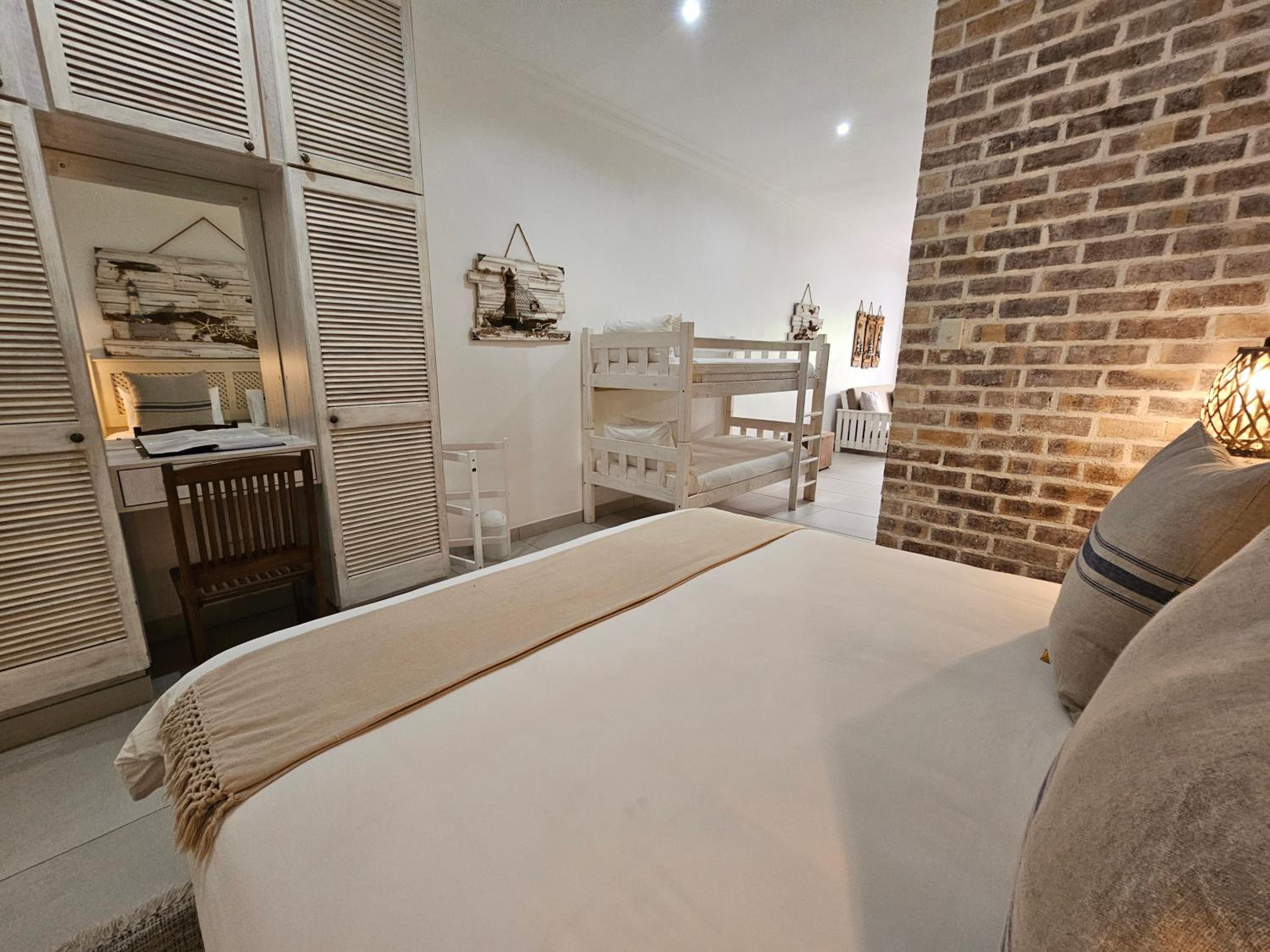 Two-Bedroom Apartment with Pool View - Photo 13
