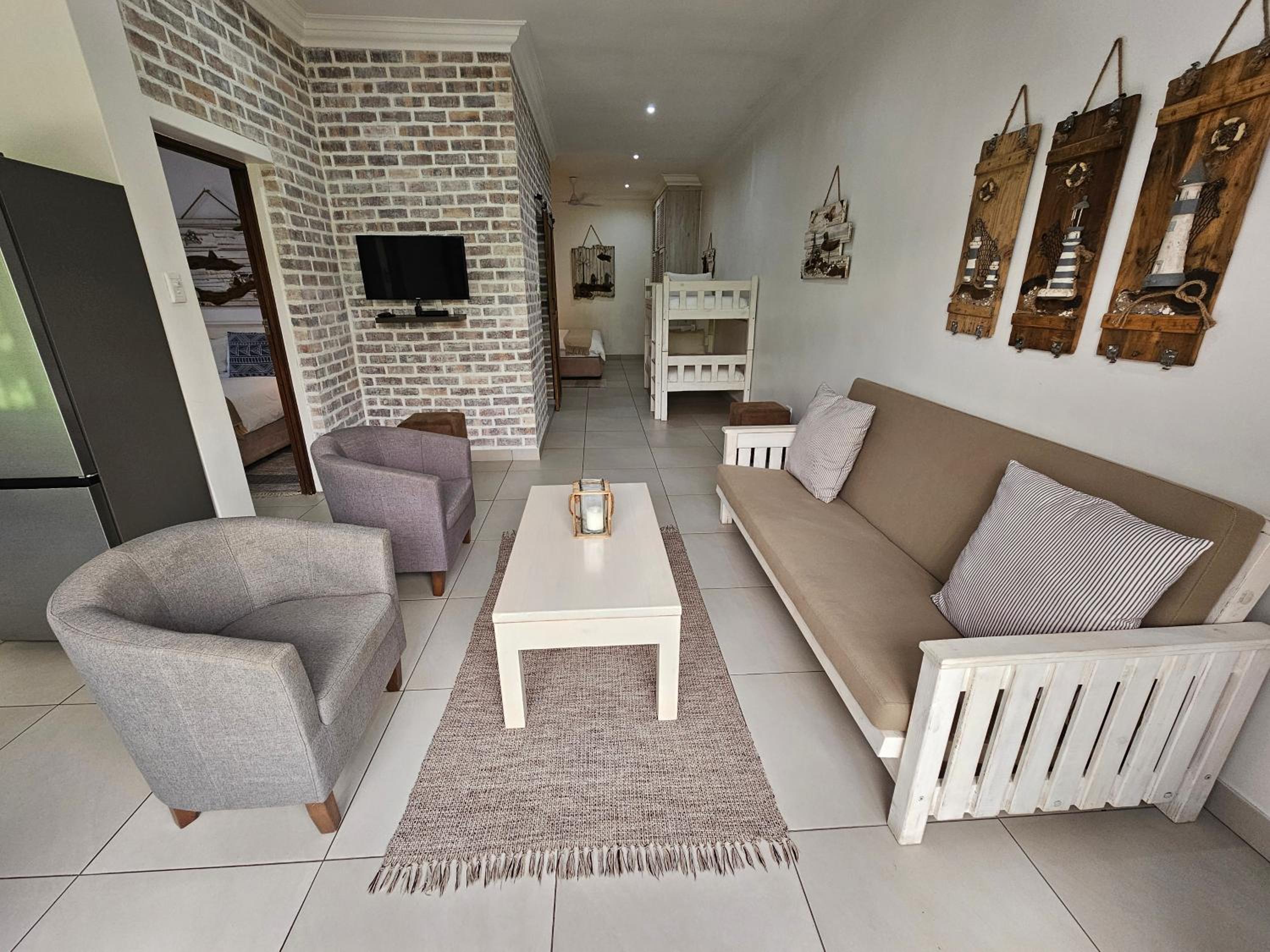 Two-Bedroom Apartment with Pool View - Photo 6