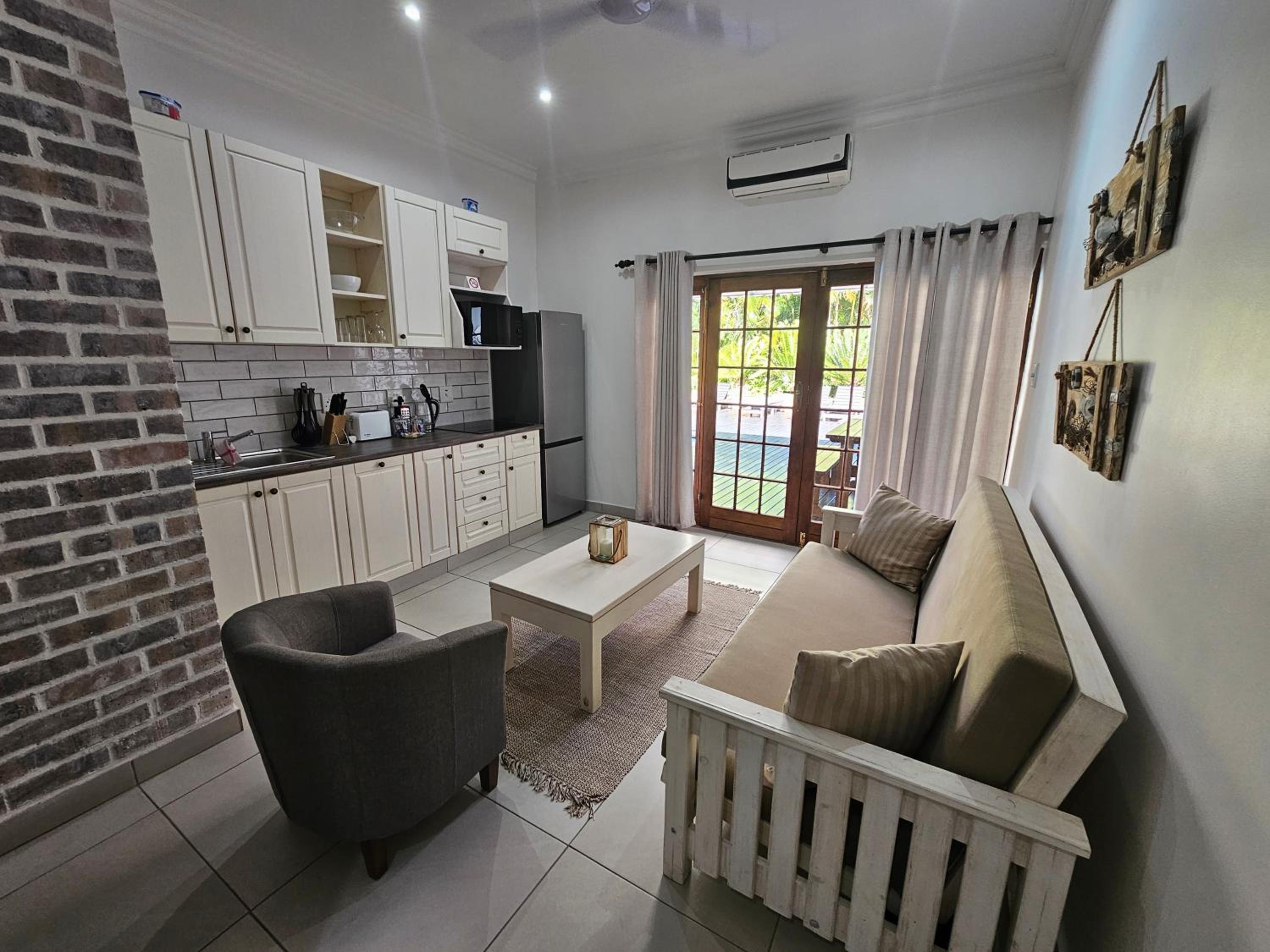 One-Bedroom Apartment with Pool View - Photo 13