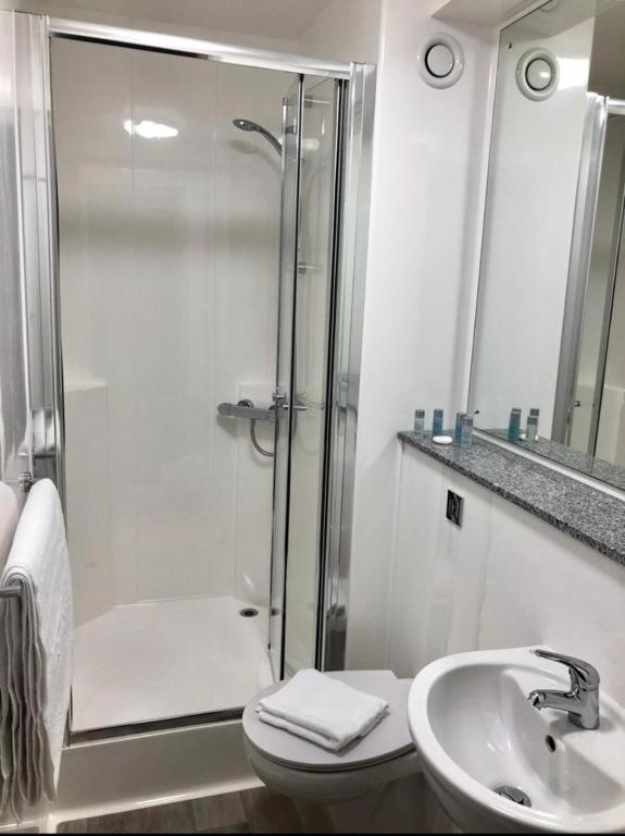 Superior King Suite photo 3