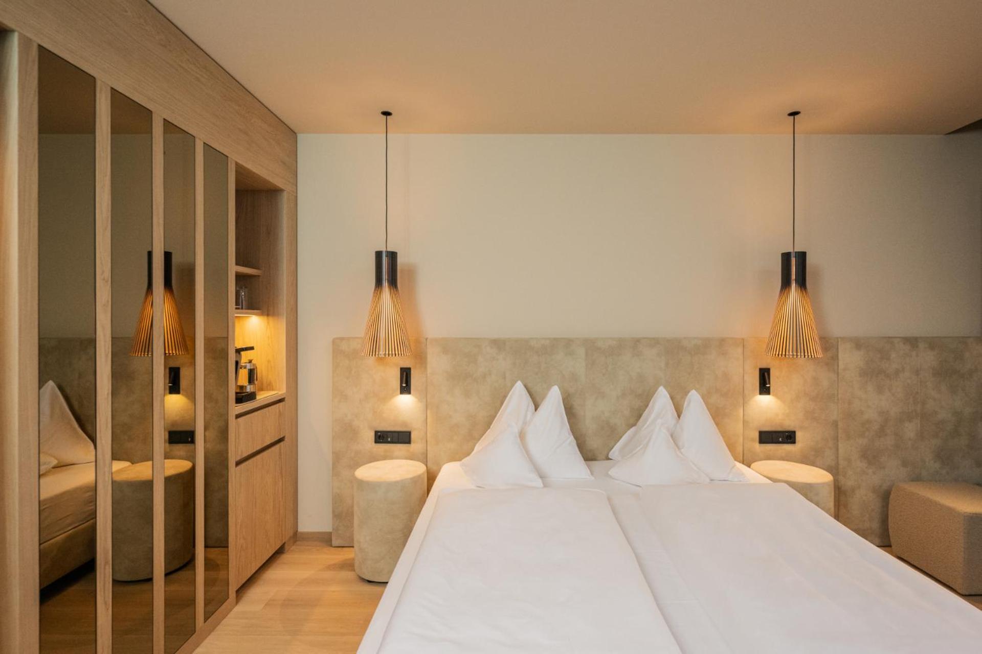 Deluxe Double Room with Balcony photo 2