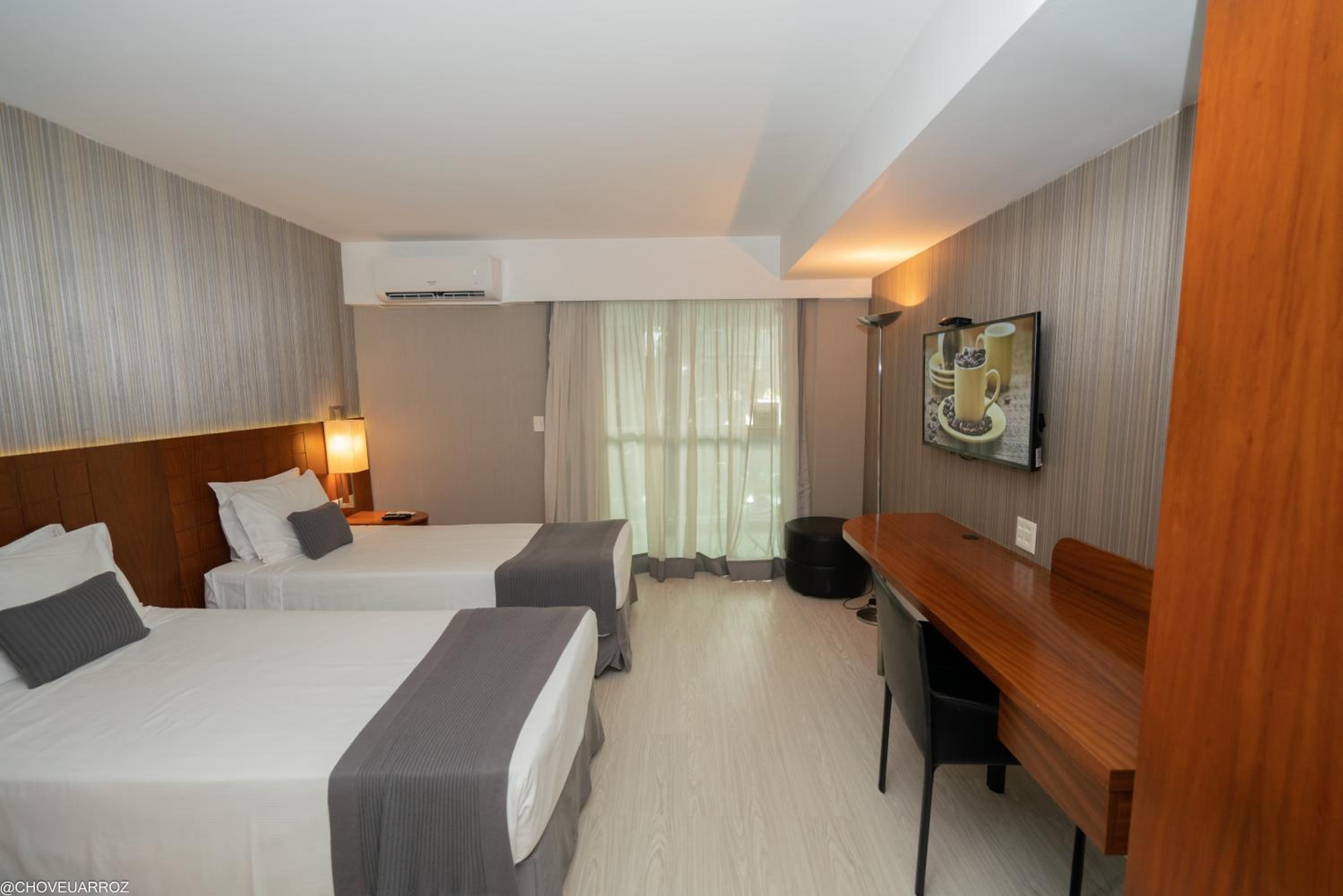Luxury Twin Room with Internal View - Photo 1