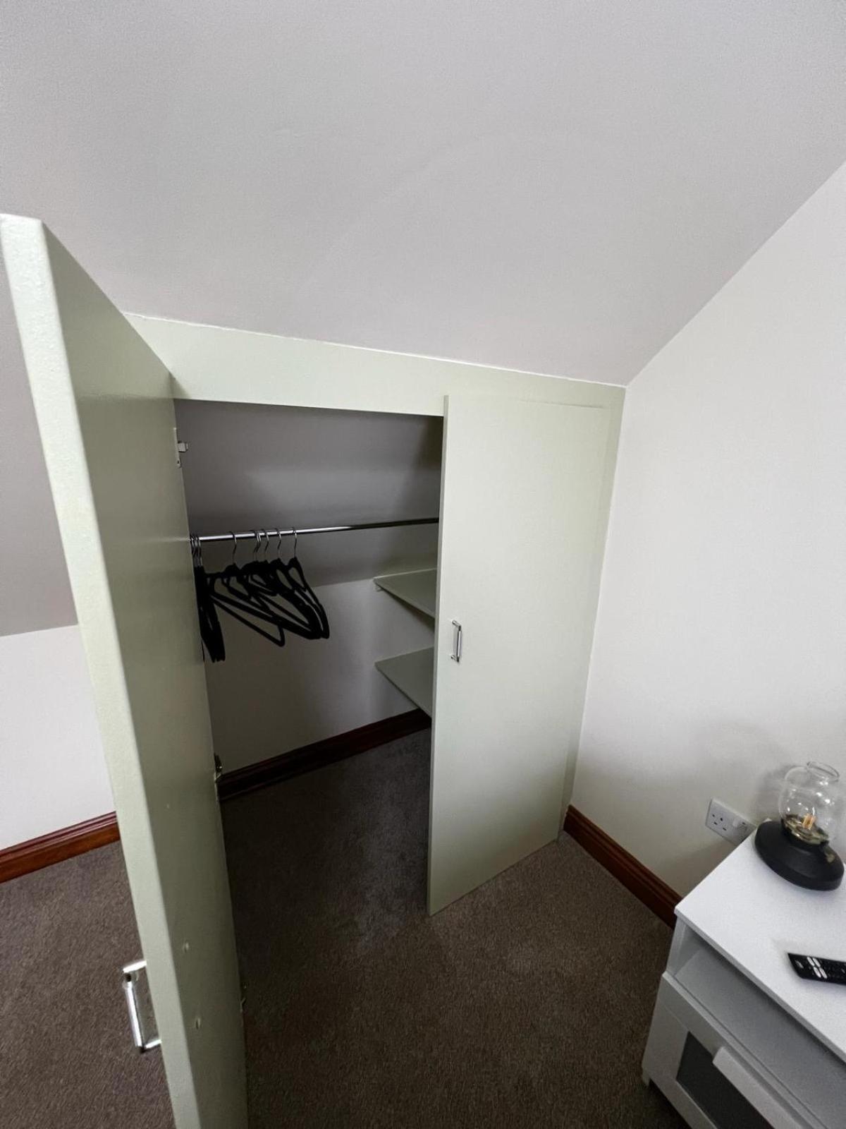 Basic Triple Room With Shared Bathroom photo 3