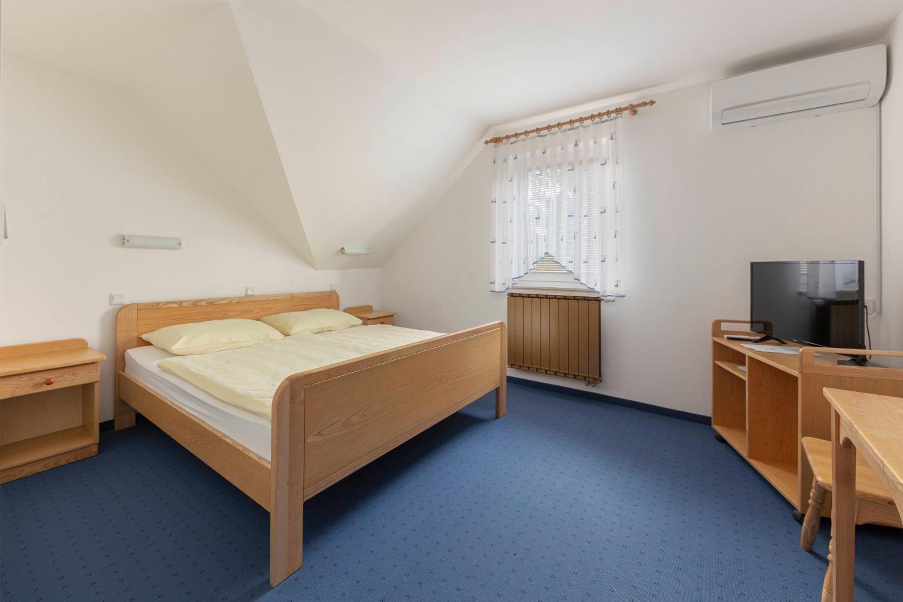 Double Room - Photo 1