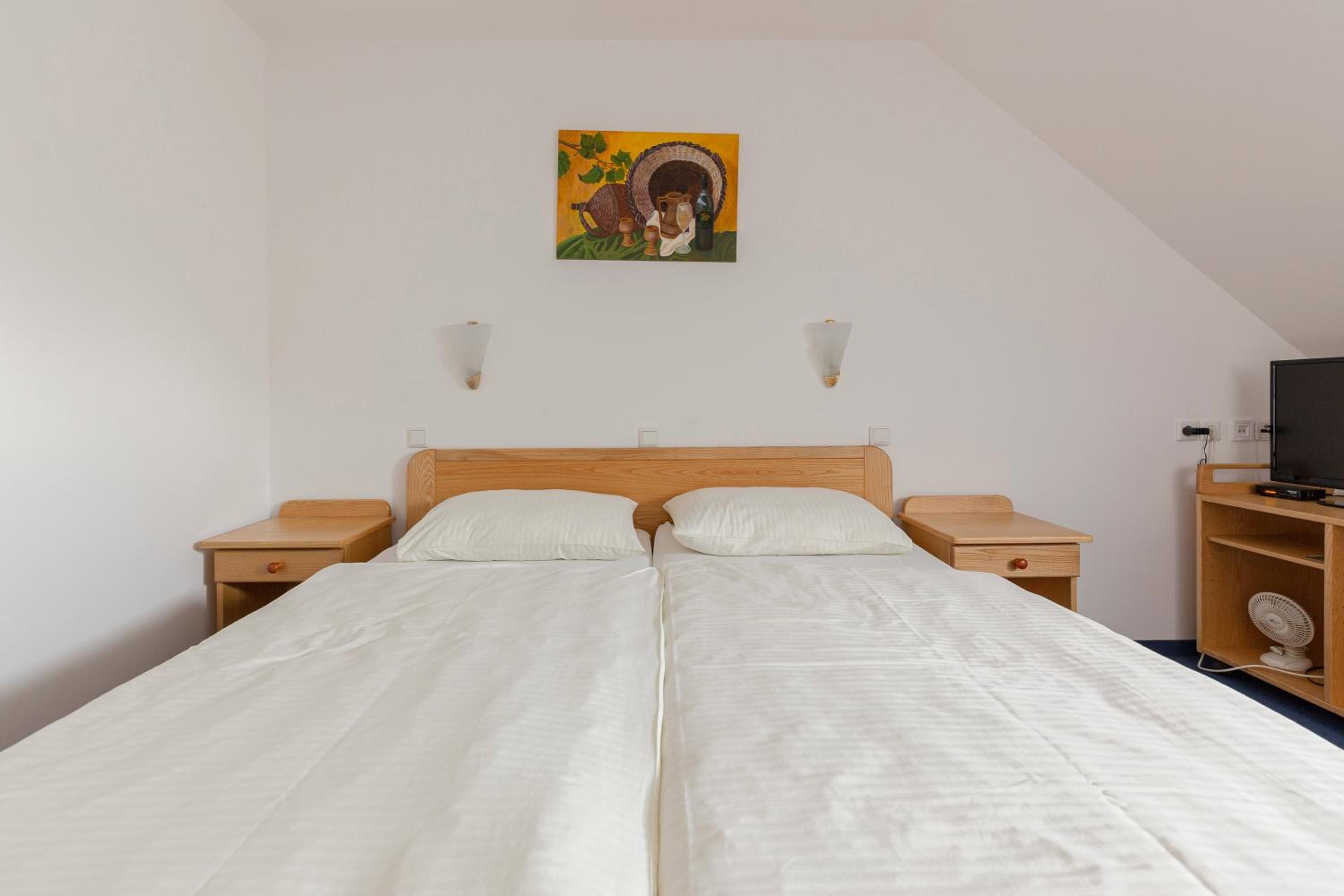 Standard Double Room - Photo 1