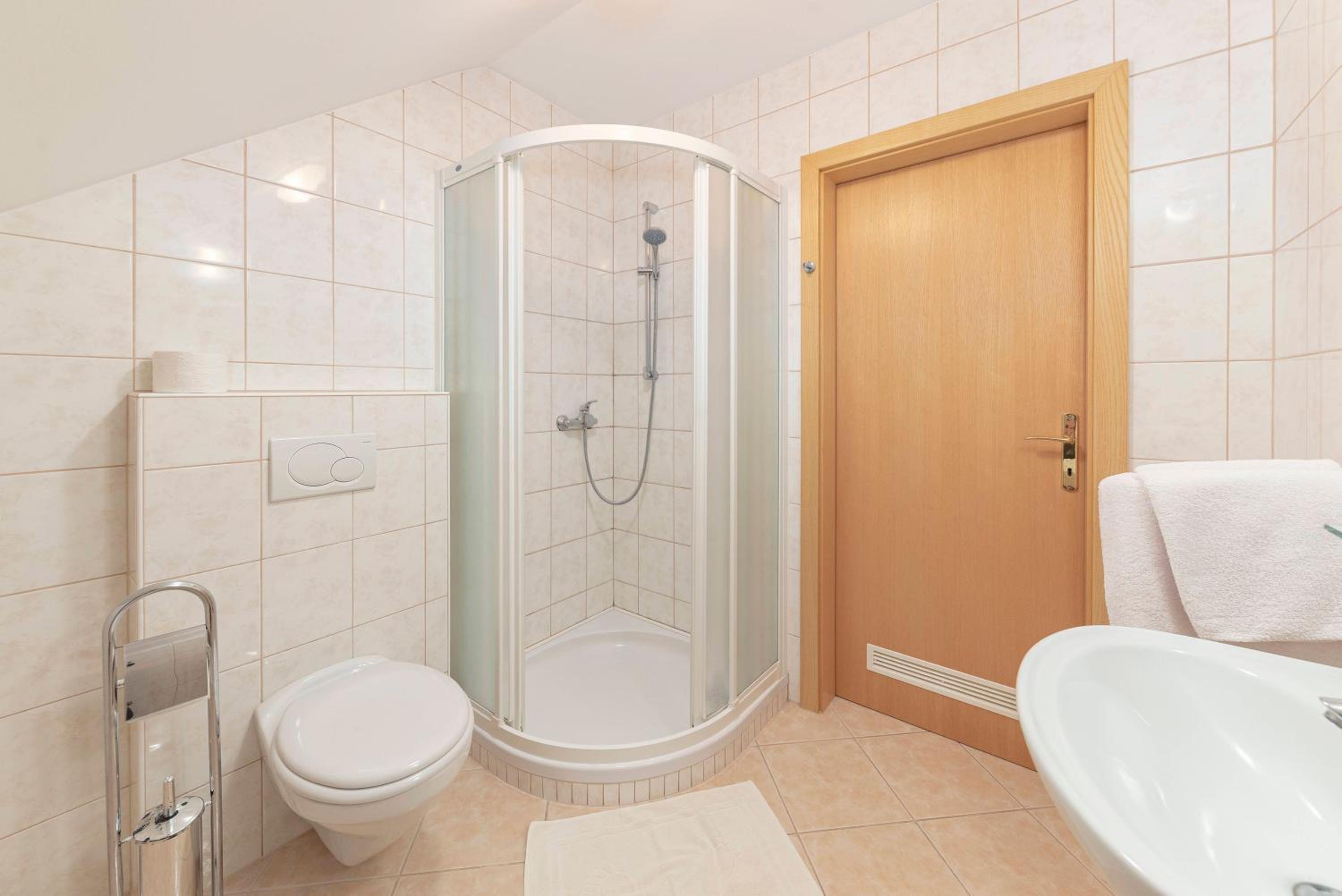 Standard Double Room - Photo 3