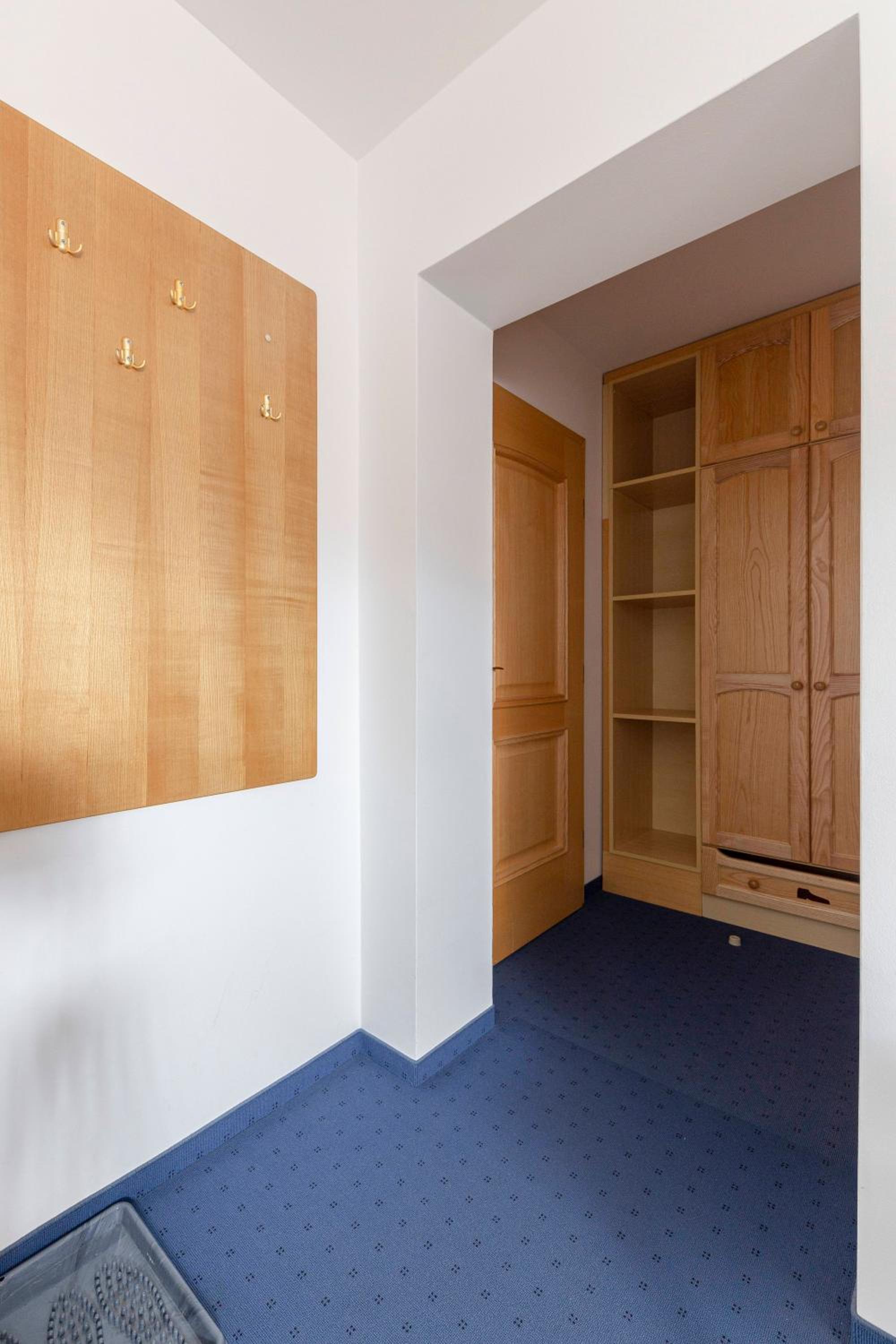Standard Double Room - Photo 11