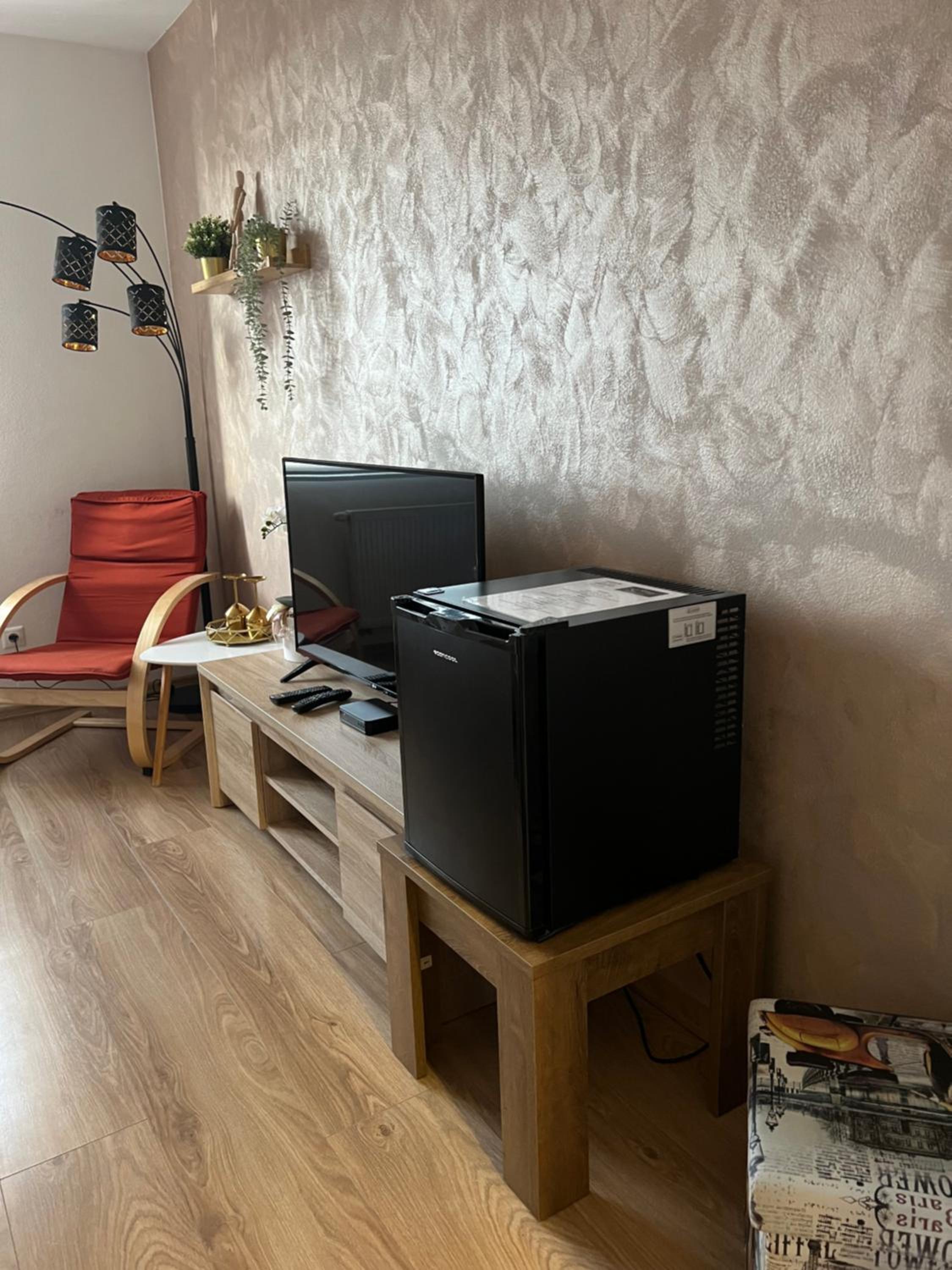 Standard Twin Room - Photo 3