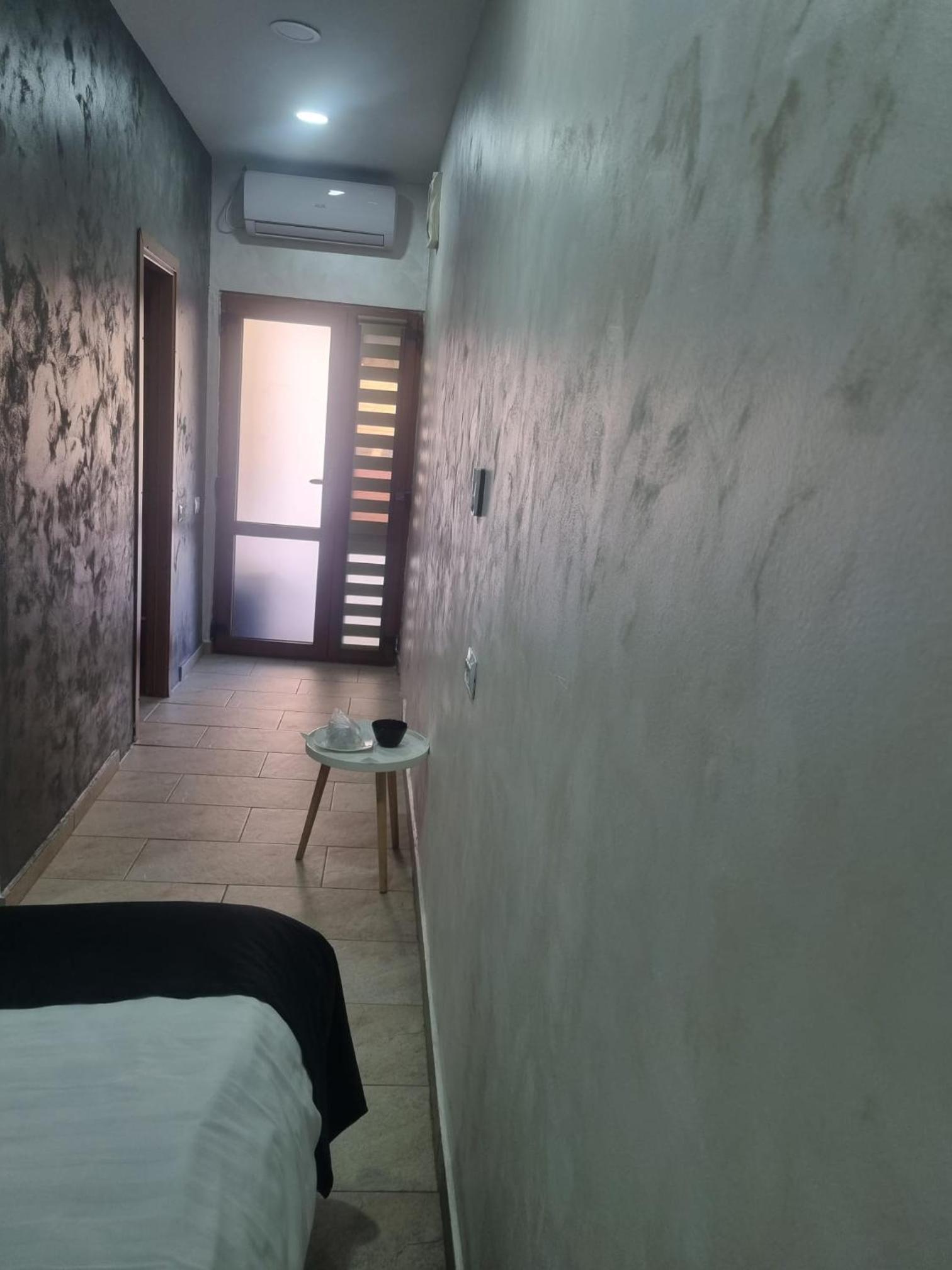 Small double - room 13, No parking space photo 3