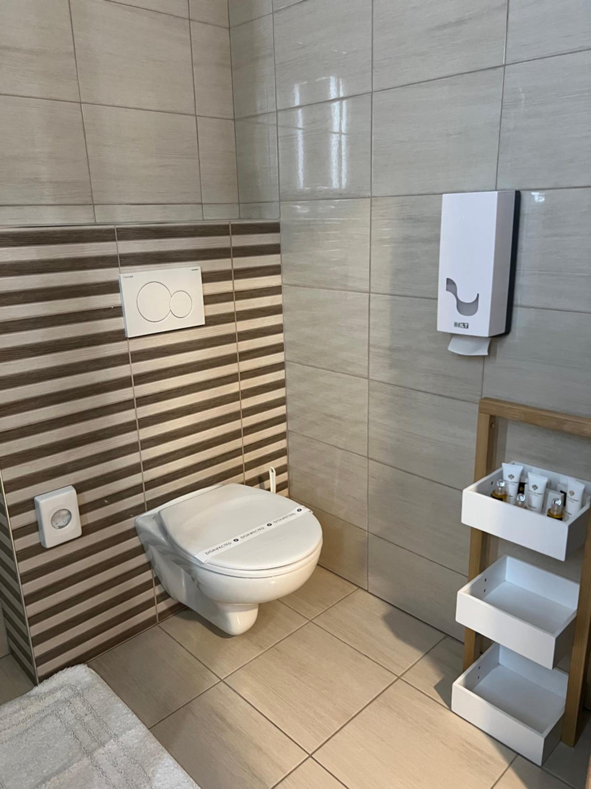 Standard Triple Room - Photo 11