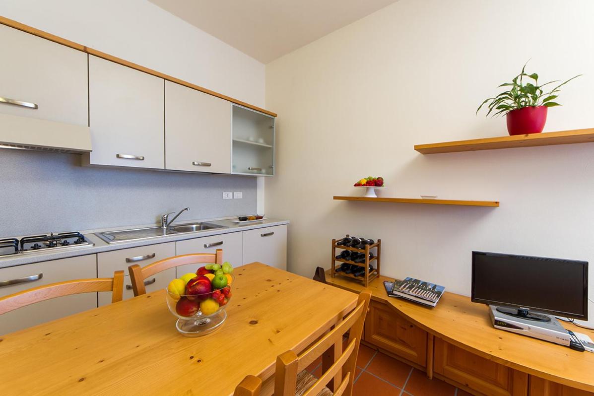 One-Bedroom Apartment photo 3