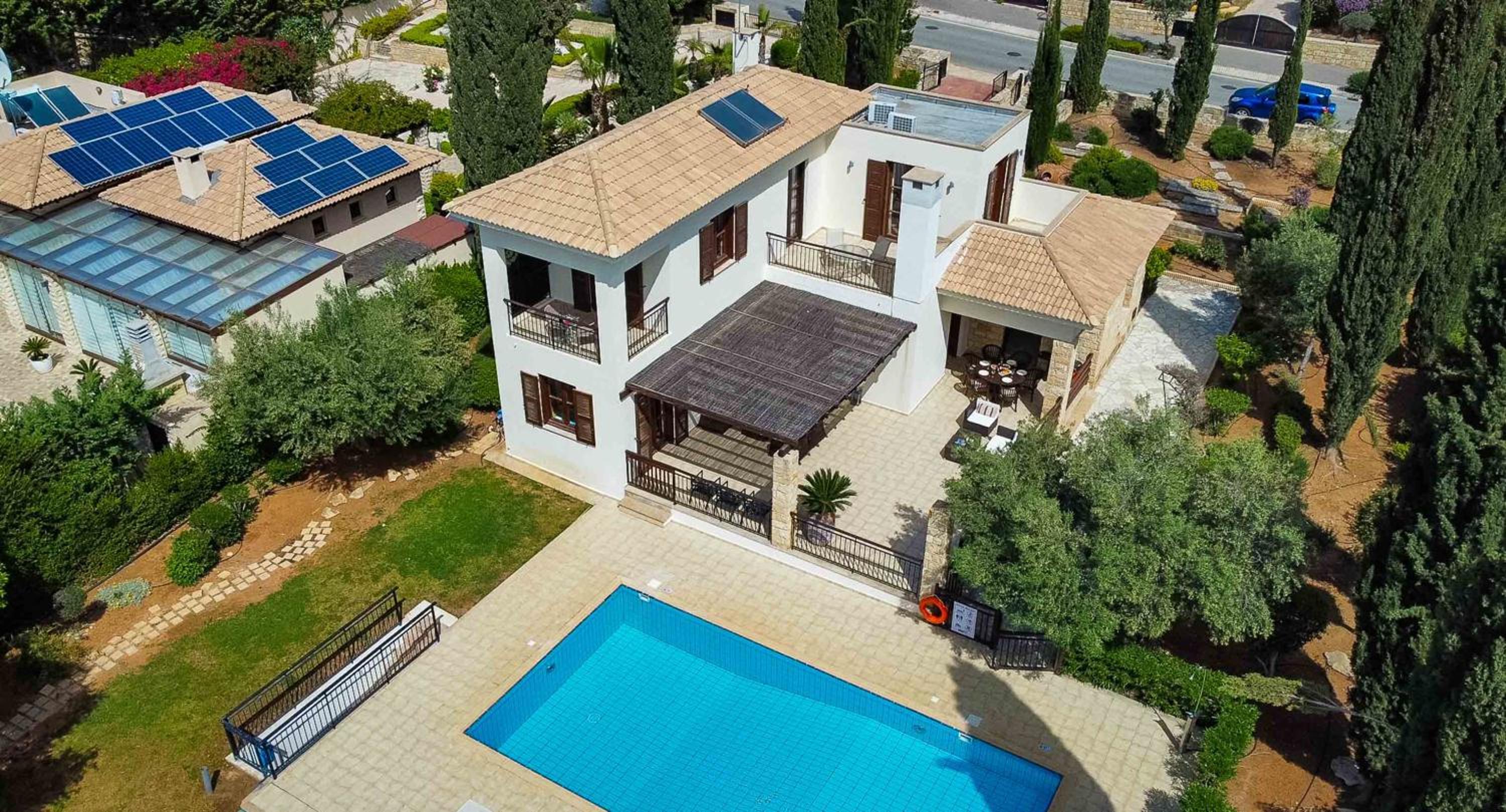 Three-Bedroom Villa photo 3