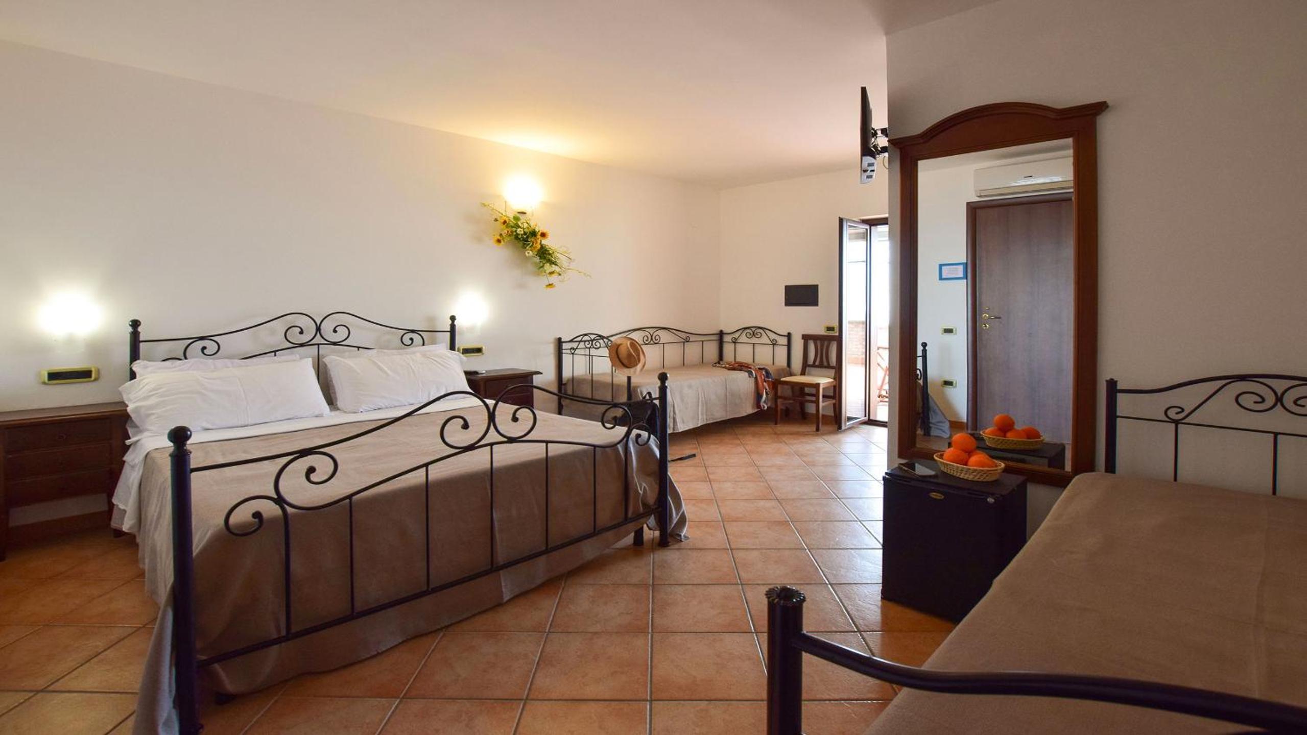 Quadruple Room with Sea View photo 1
