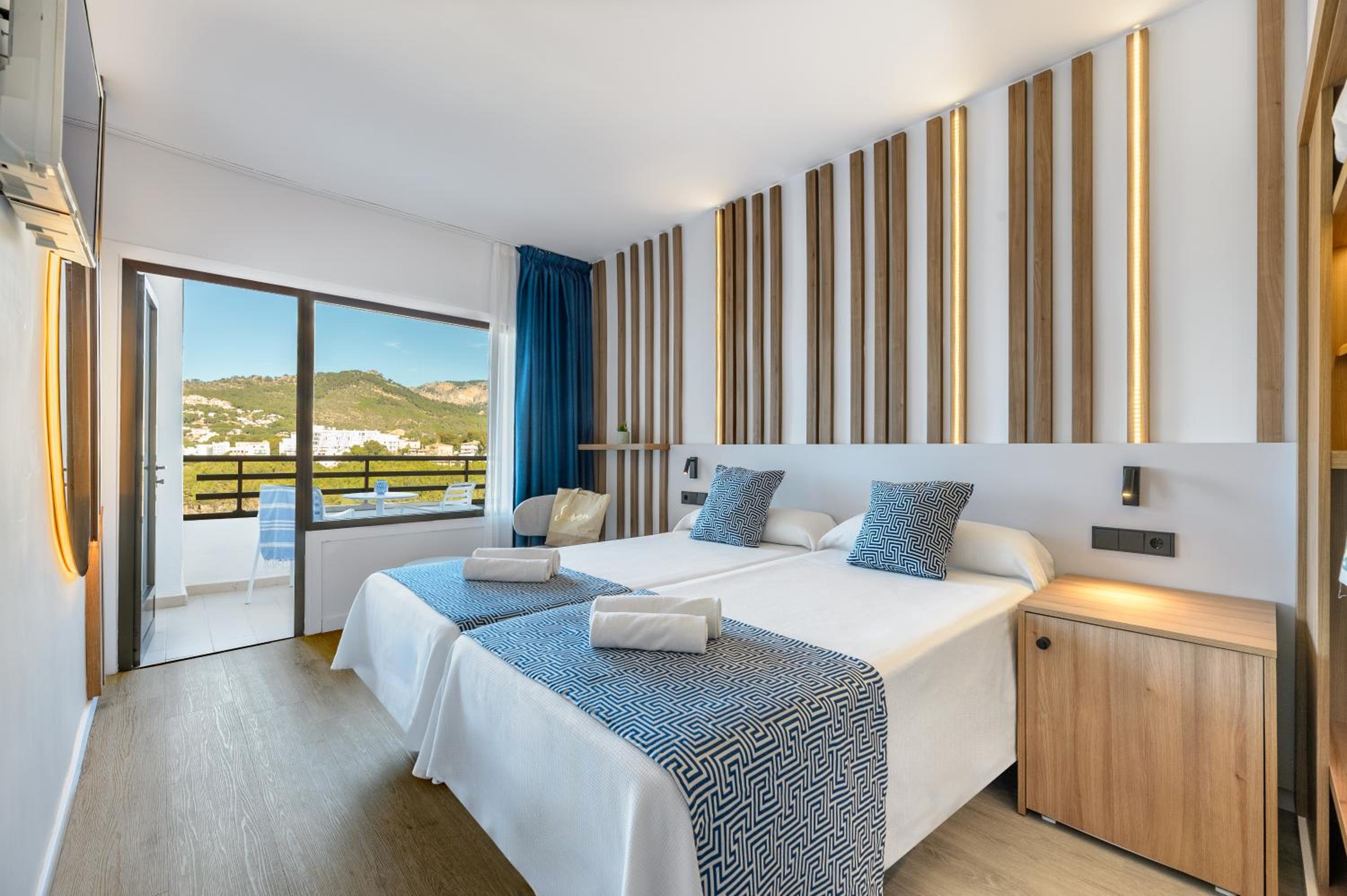 Twin Room with Side Sea View