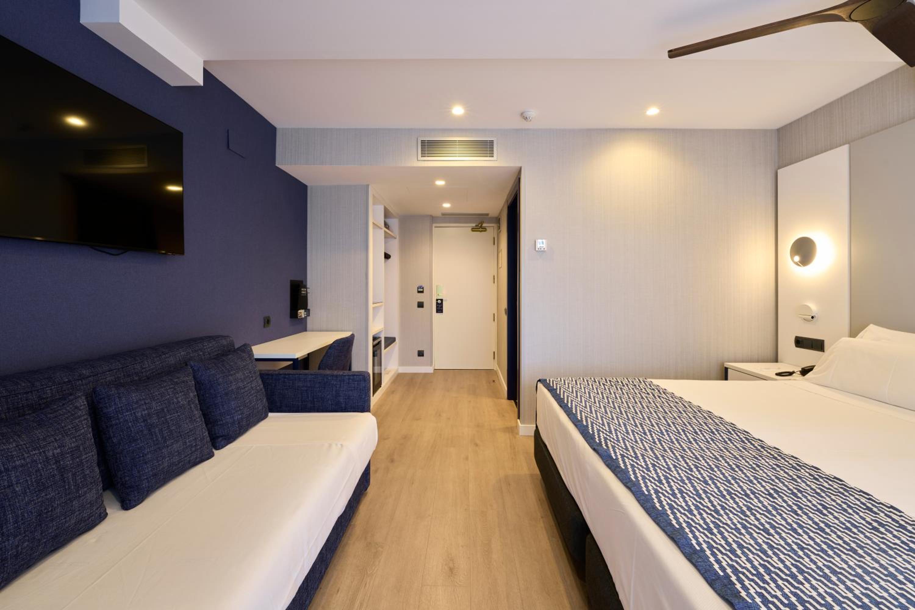 Premium Triple Room  - Photo 4