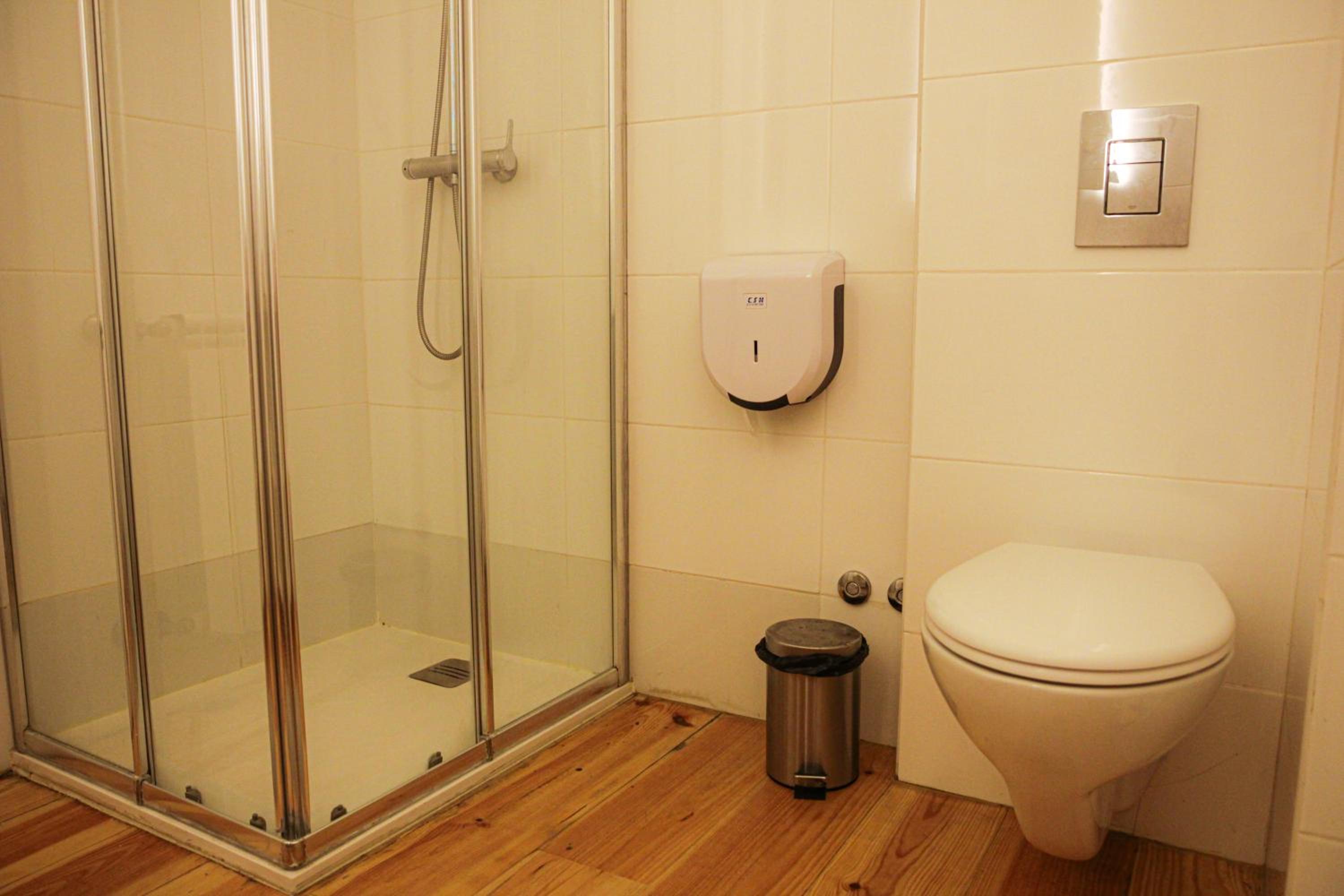 Standard Twin Room - Photo 4