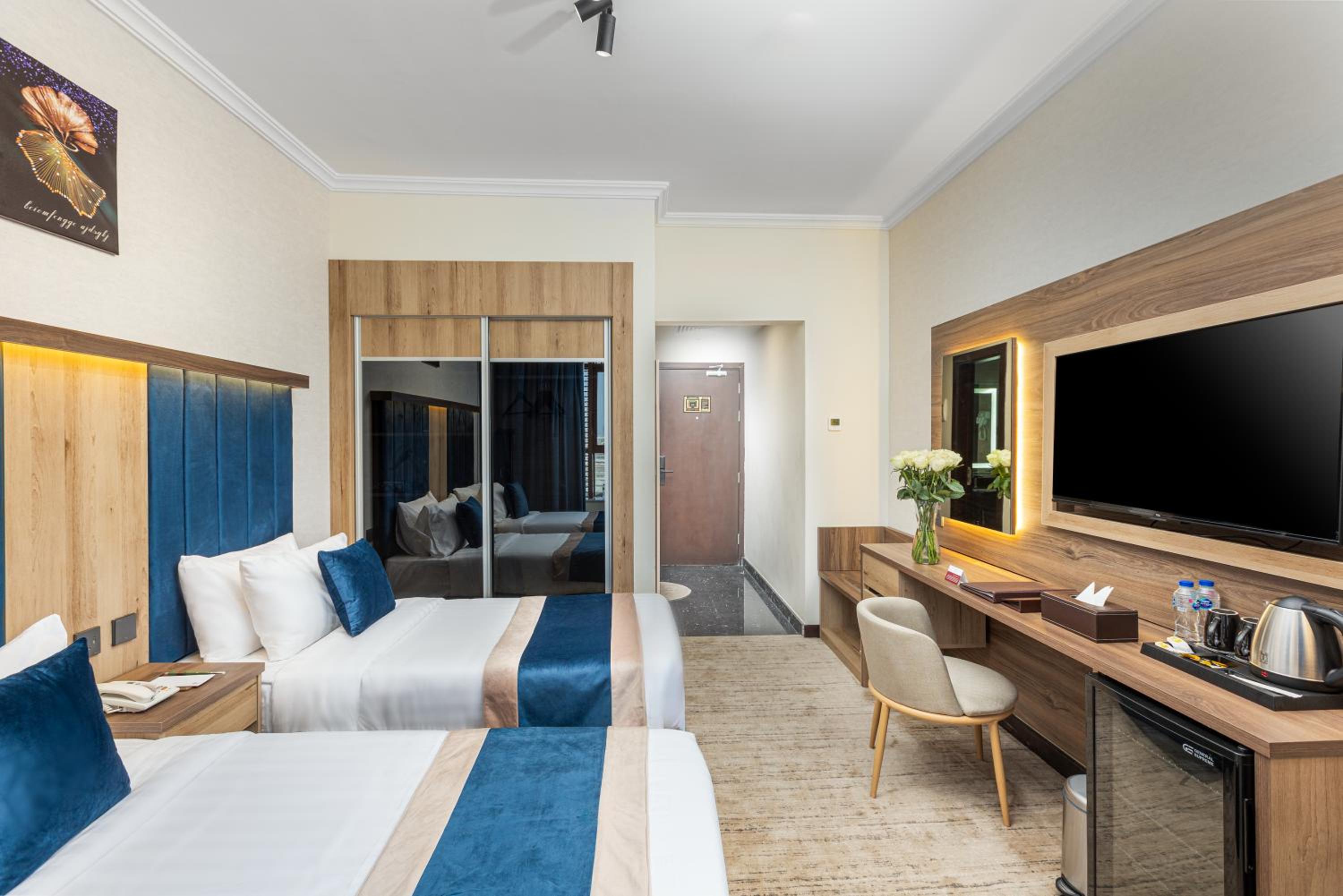 Deluxe Twin Room photo 3