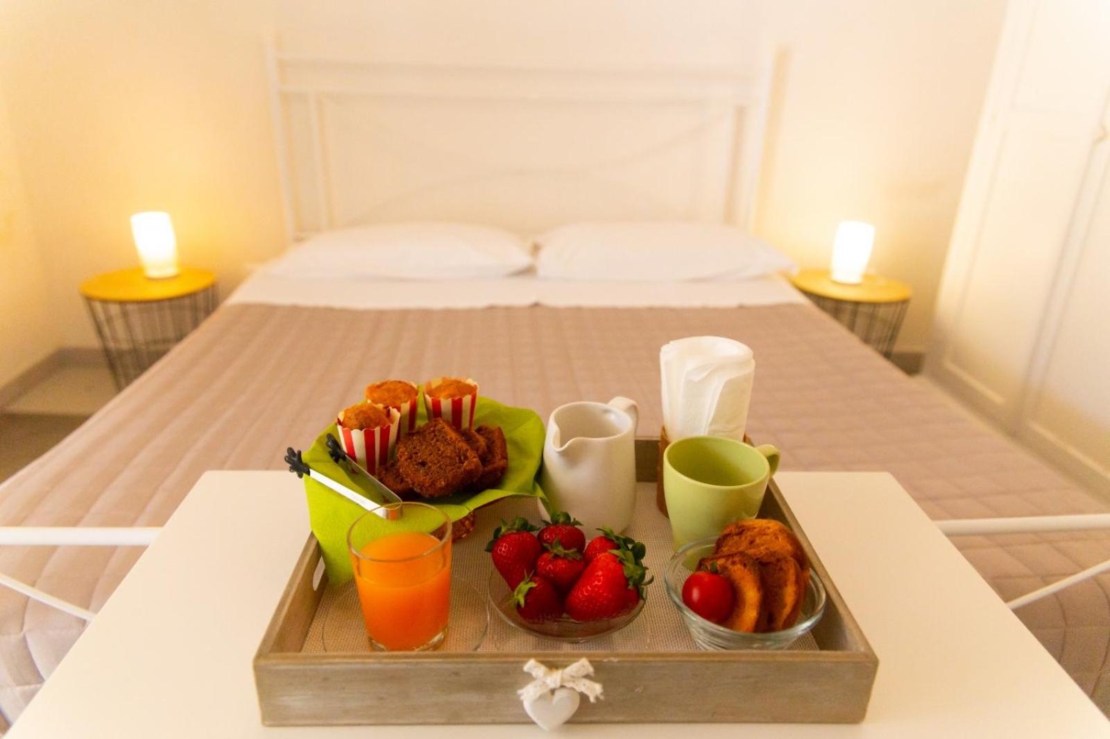 Double or Twin Room with Extra Bed - Photo 8