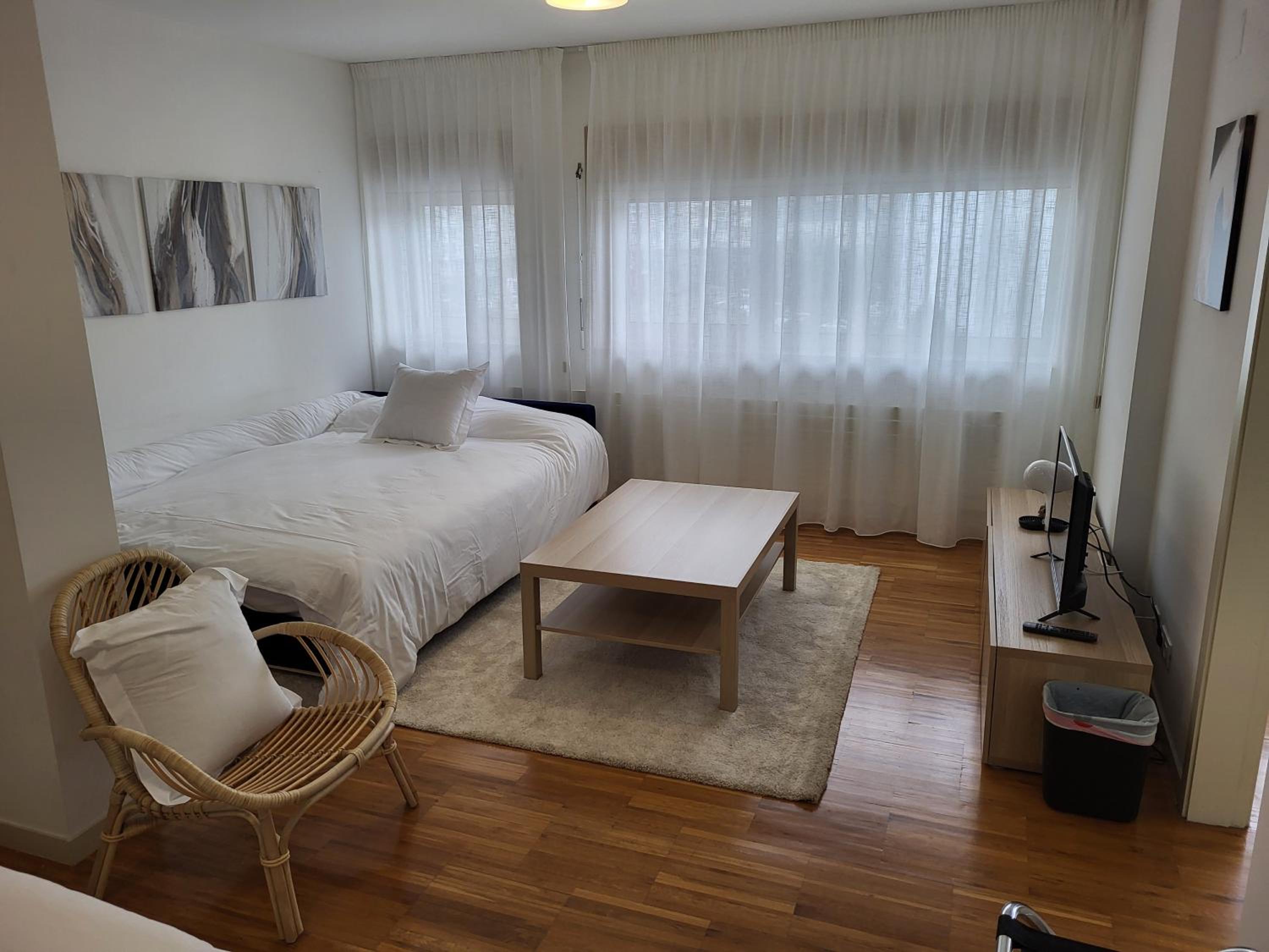Family Room - Photo 3