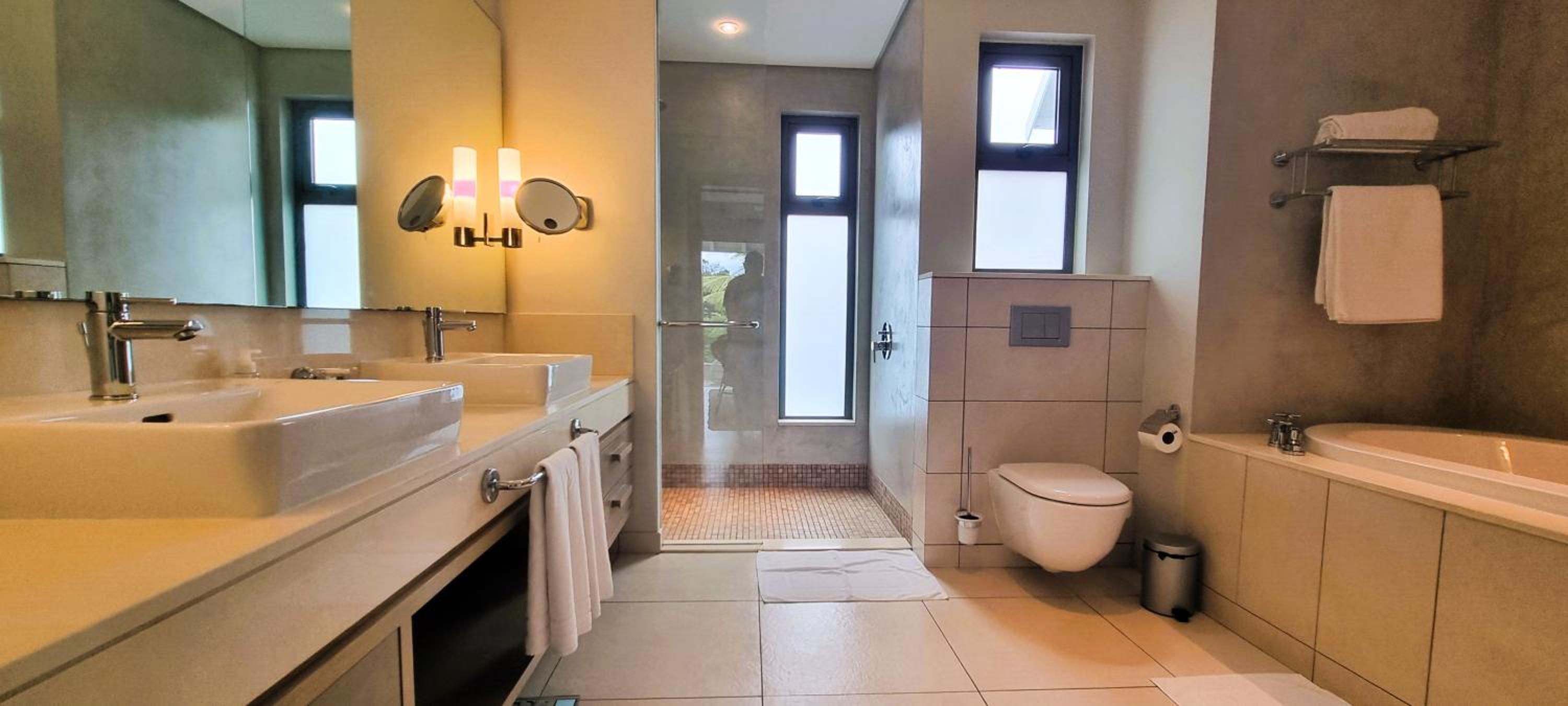 Three-Bedroom Villa photo 3