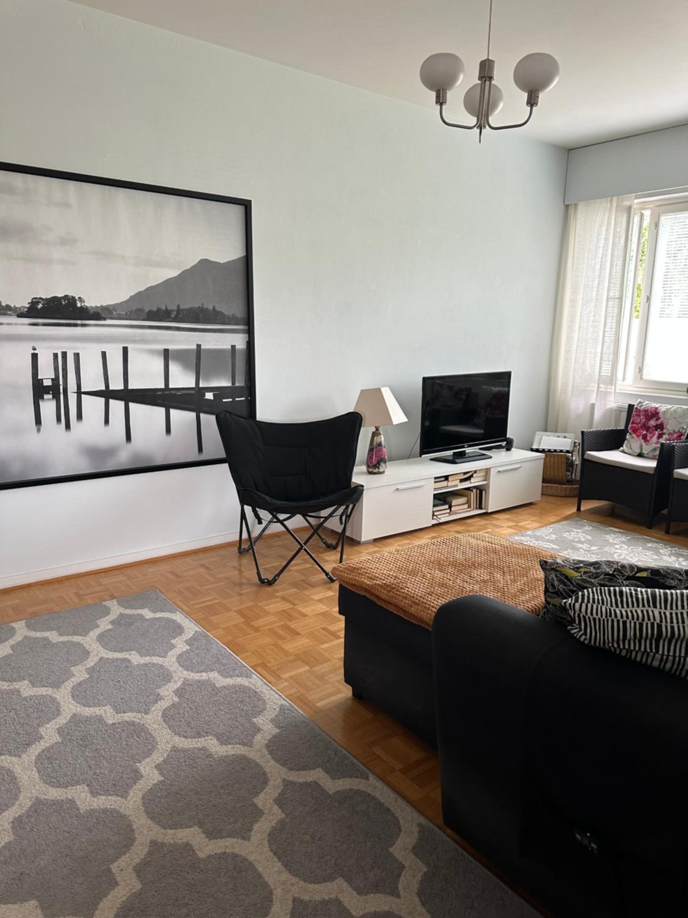 One-Bedroom Apartment photo 1