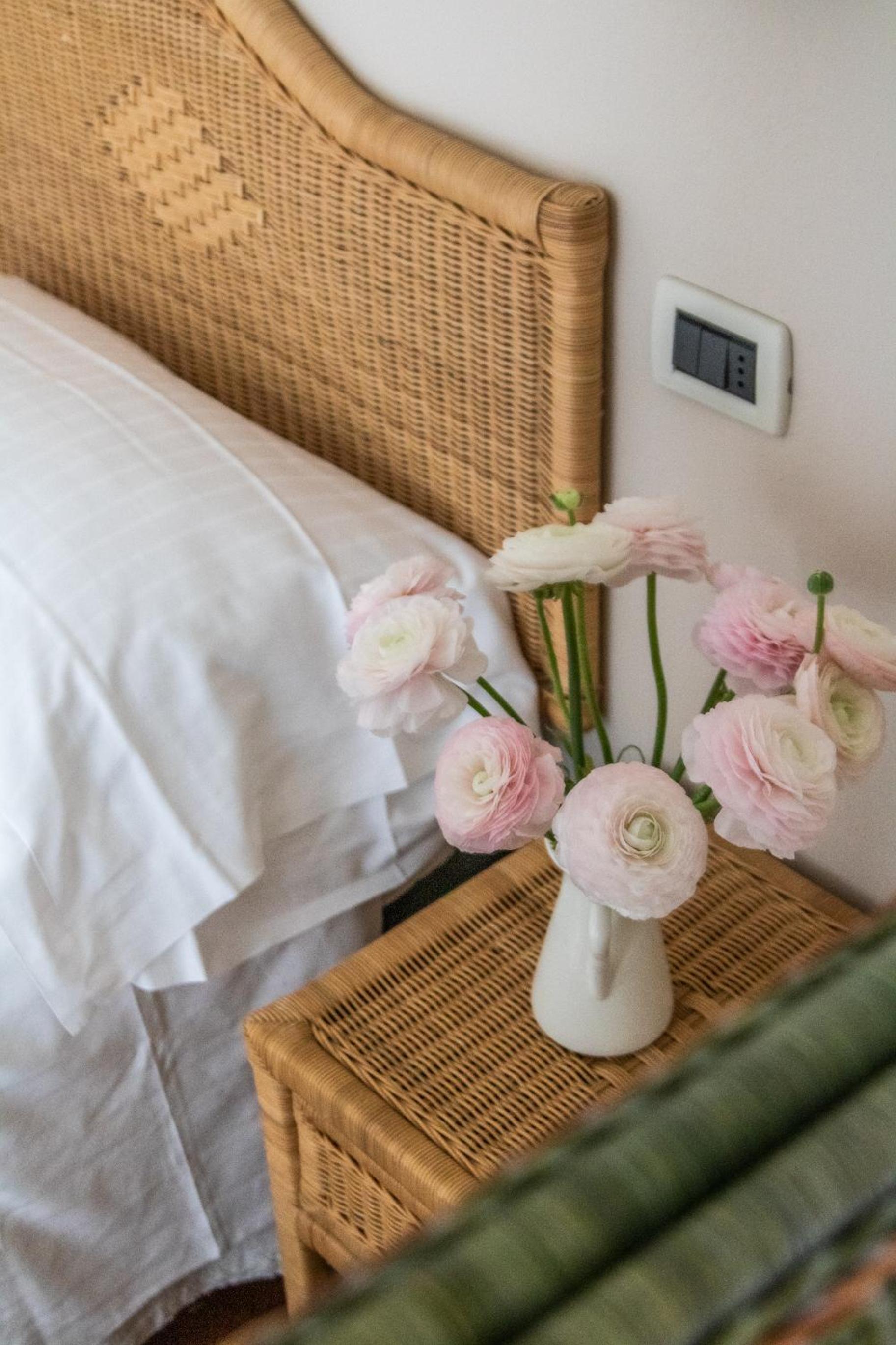 Double Room with Garden View - Photo 2
