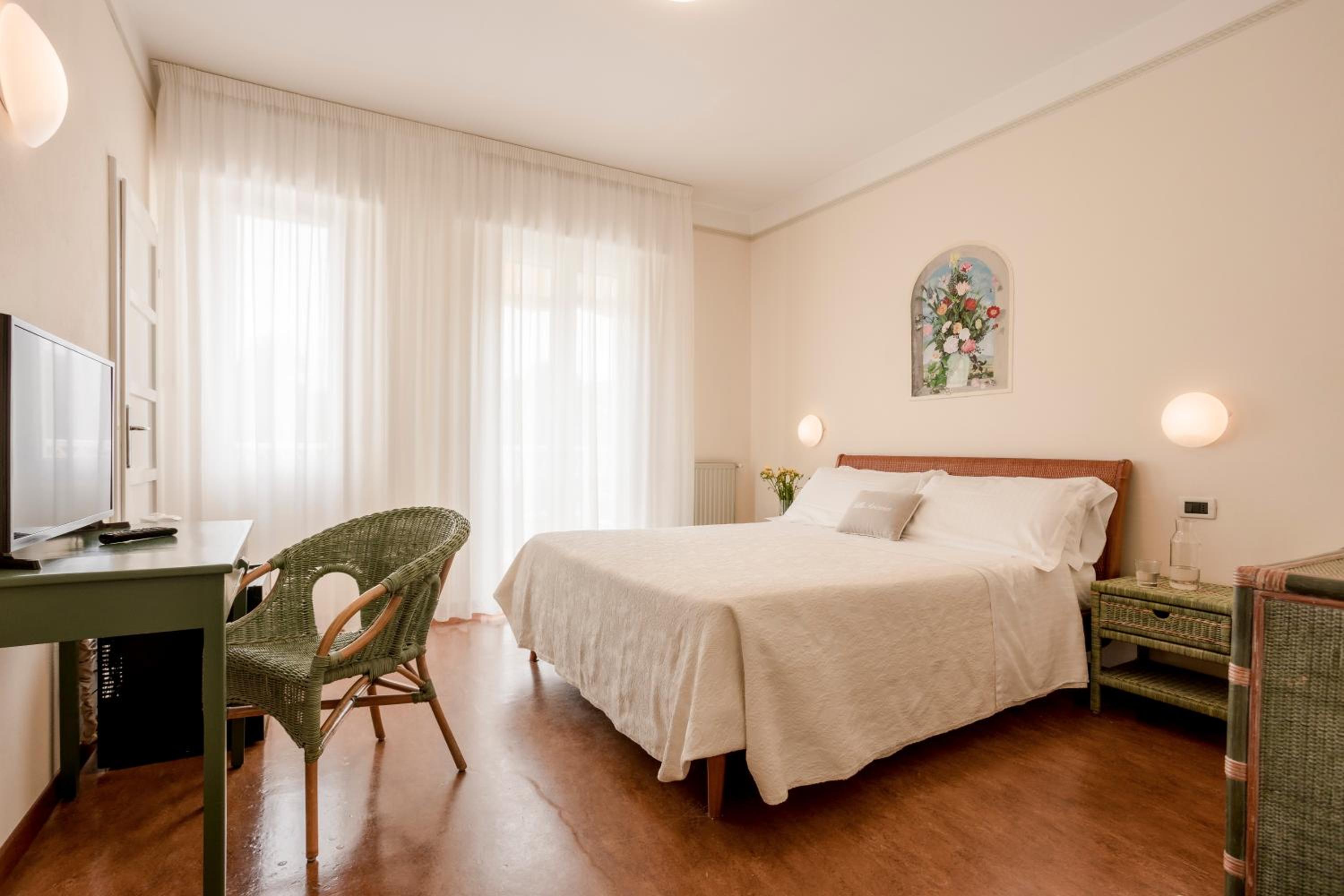 Superior Double Room - Photo 11