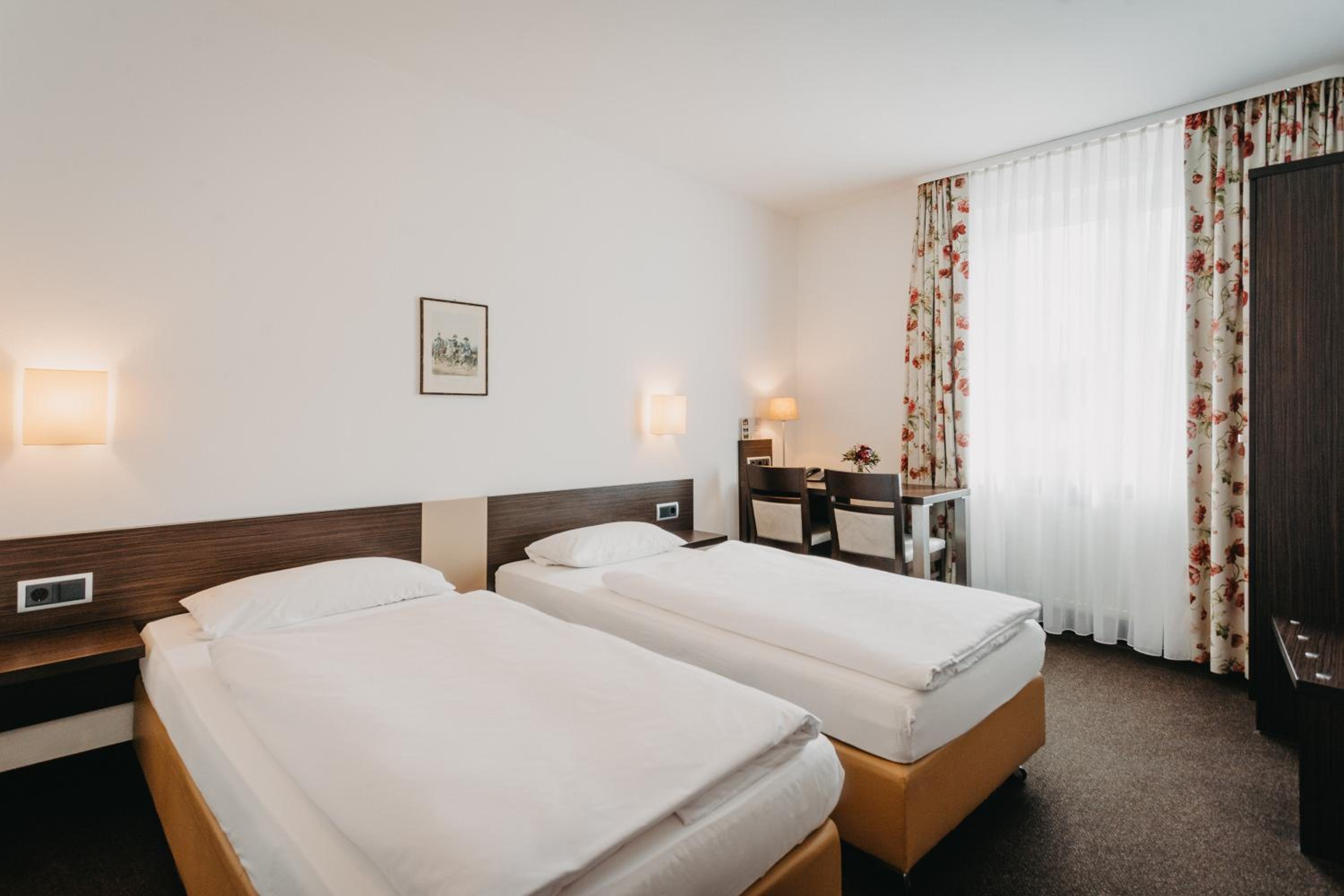 Double Room - Photo 8