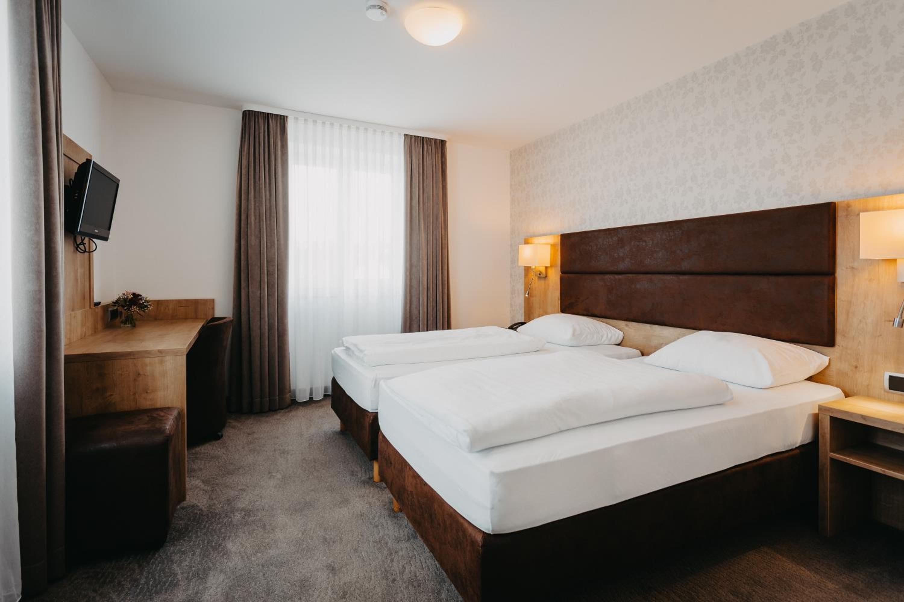 Double Room - Photo 2