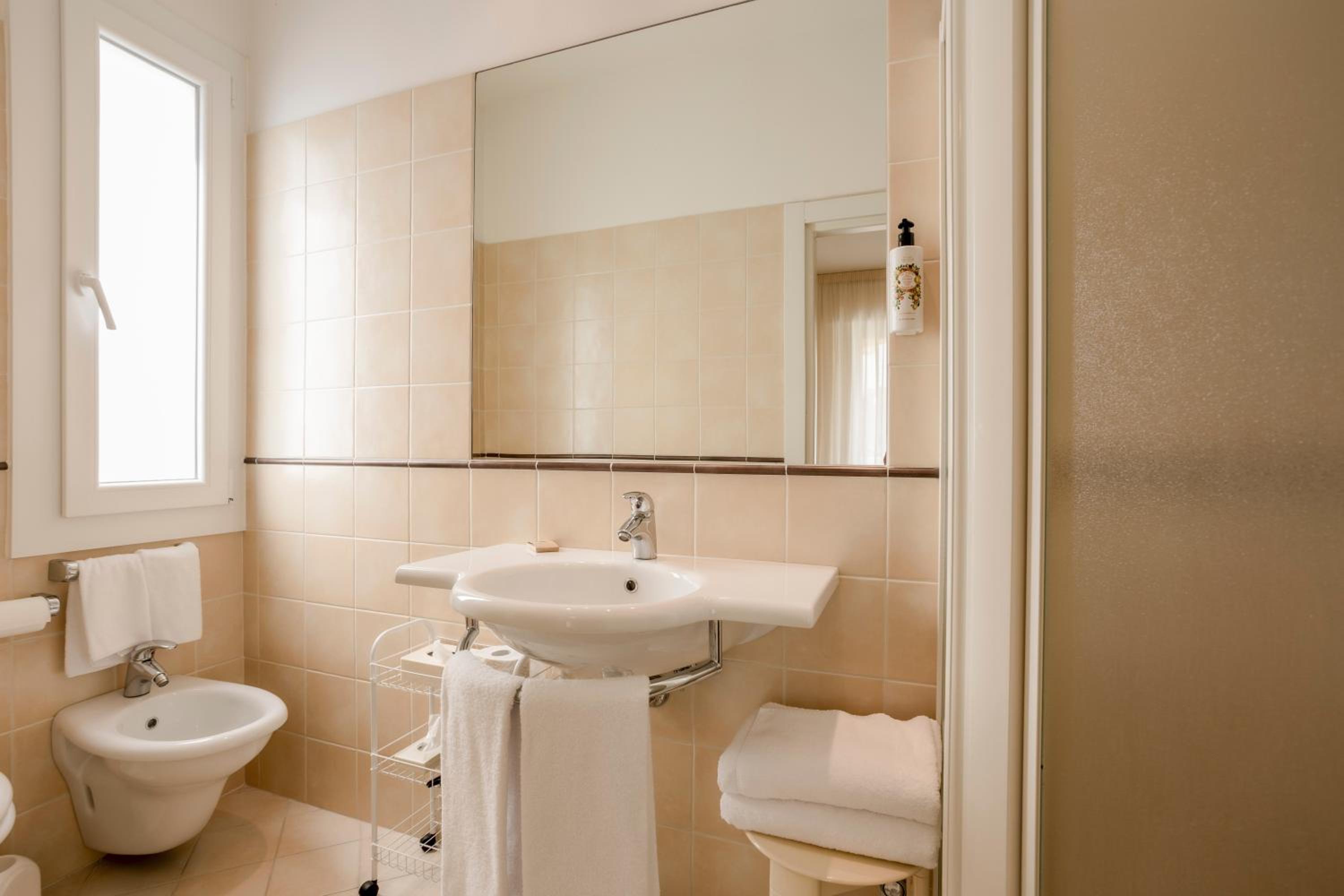Superior Double Room - Photo 6