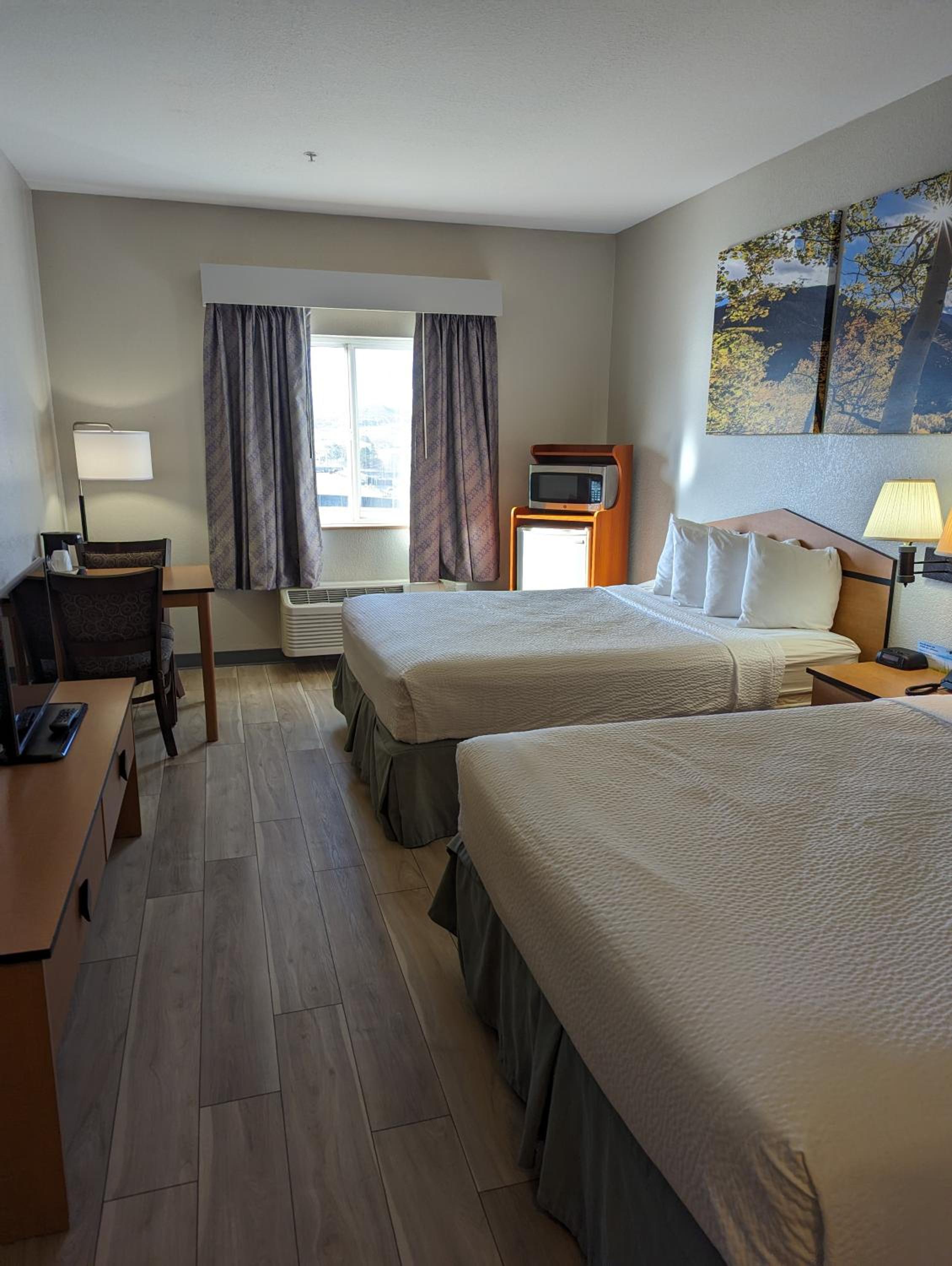 Queen Room with Two Queen Beds - Non-Smoking - Photo 1