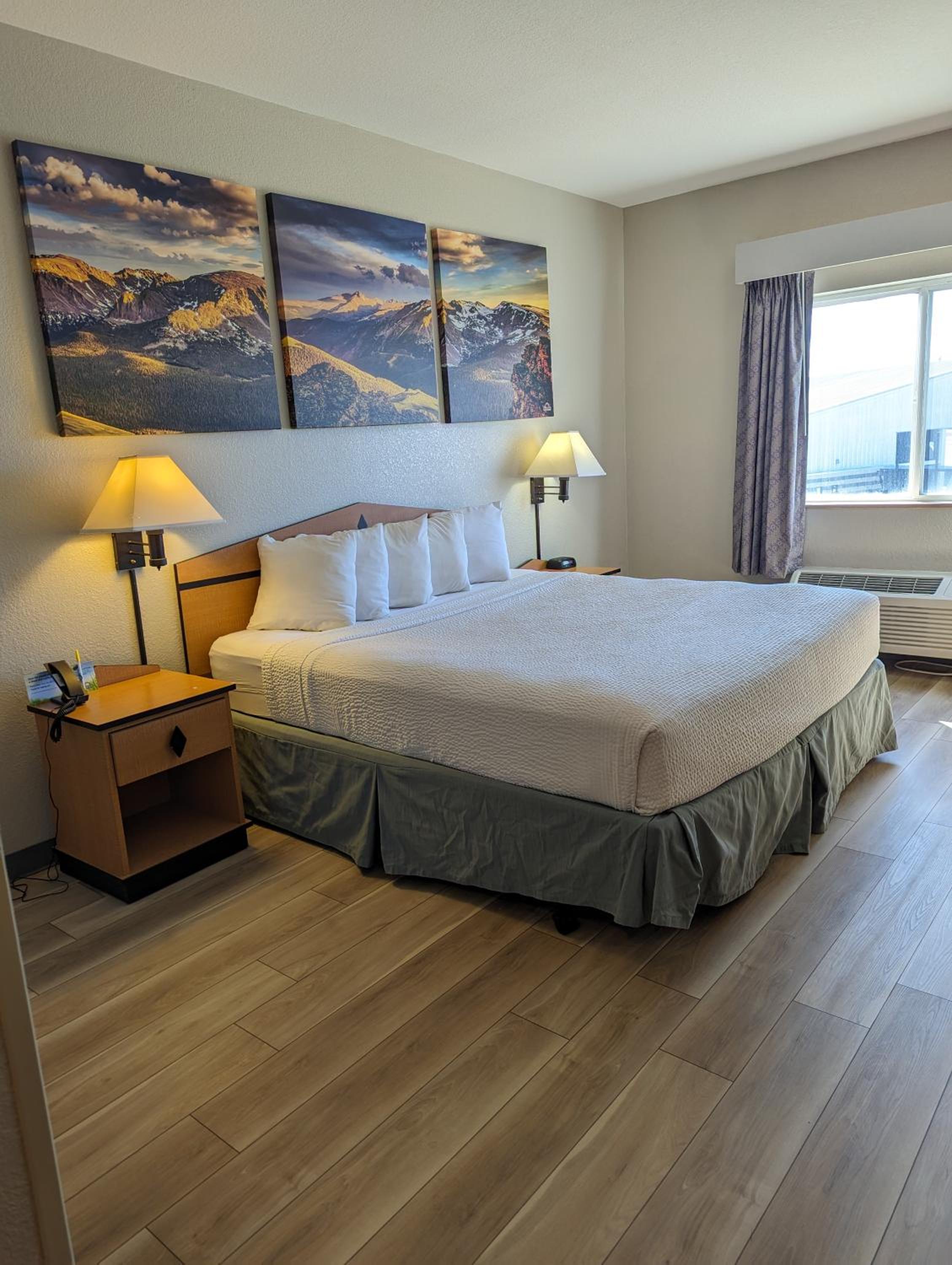 King Room - Accessible/Non-Smoking - Photo 2