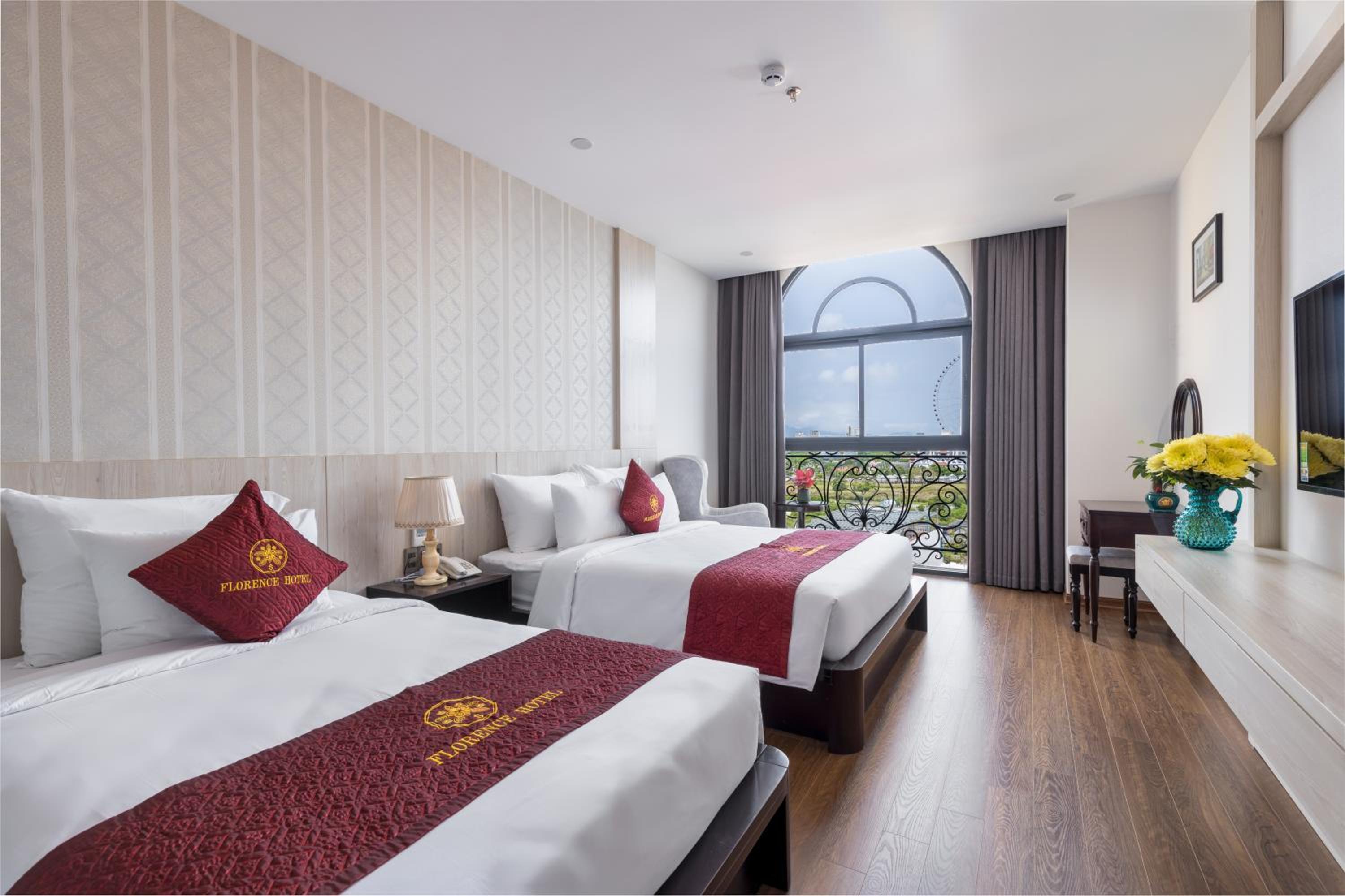 Twin Room with City View - Photo 1