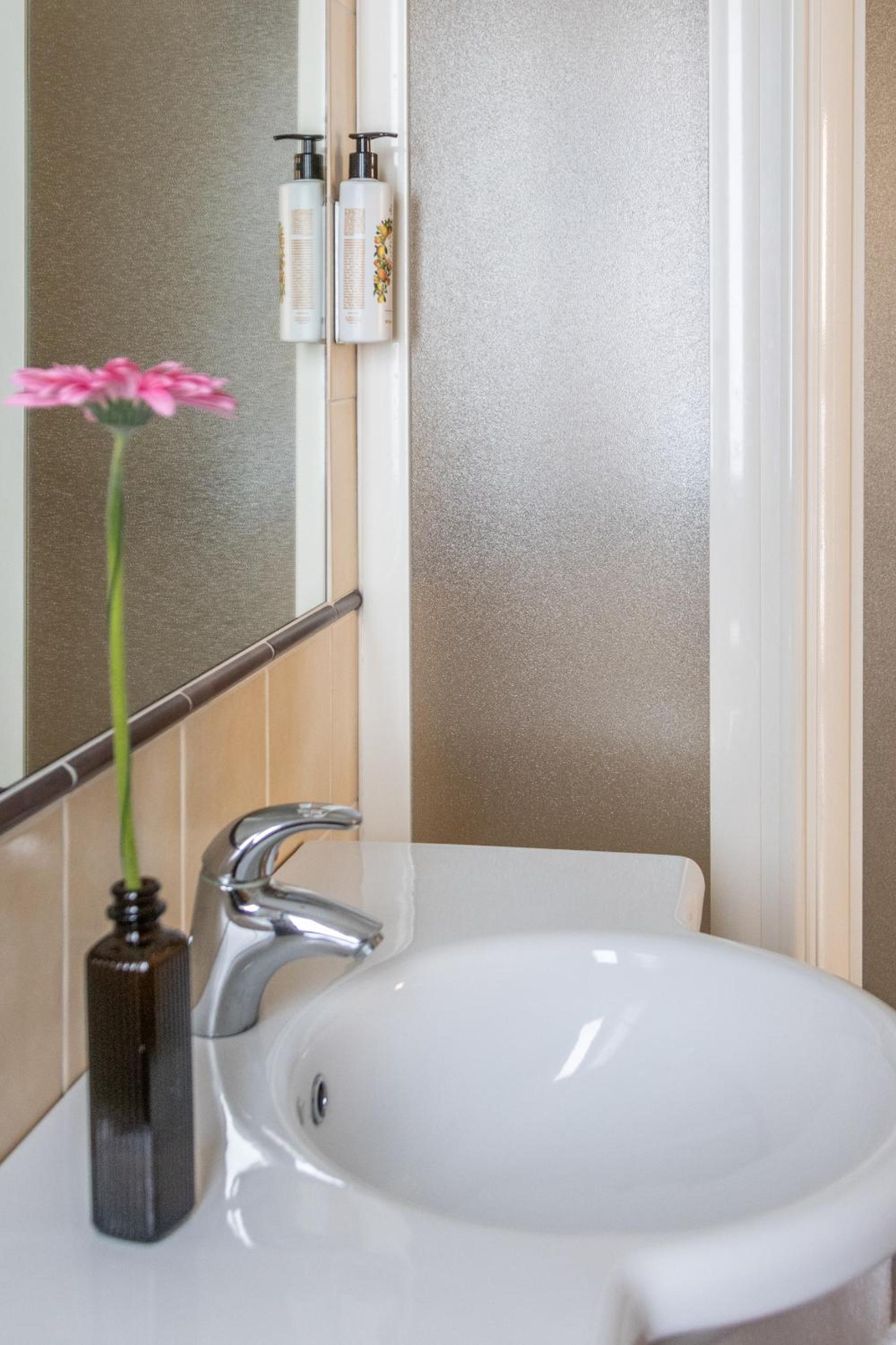 Single Room with Garden View photo 2