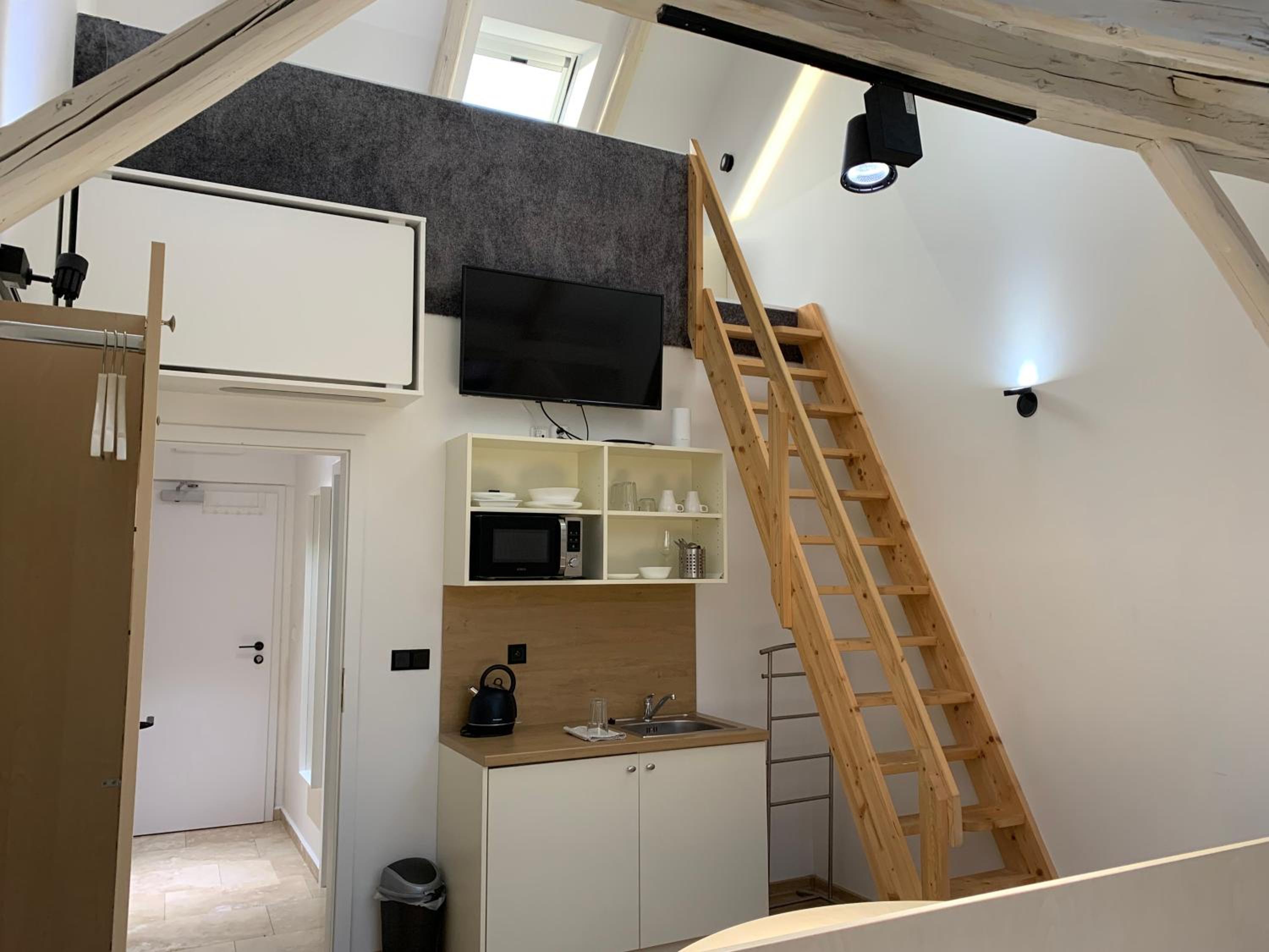 Quadruple Room - Photo 11