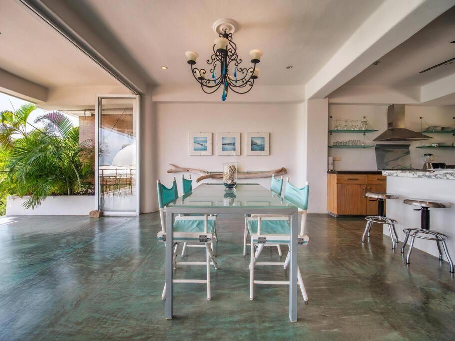 Three-Bedroom Villa photo 2