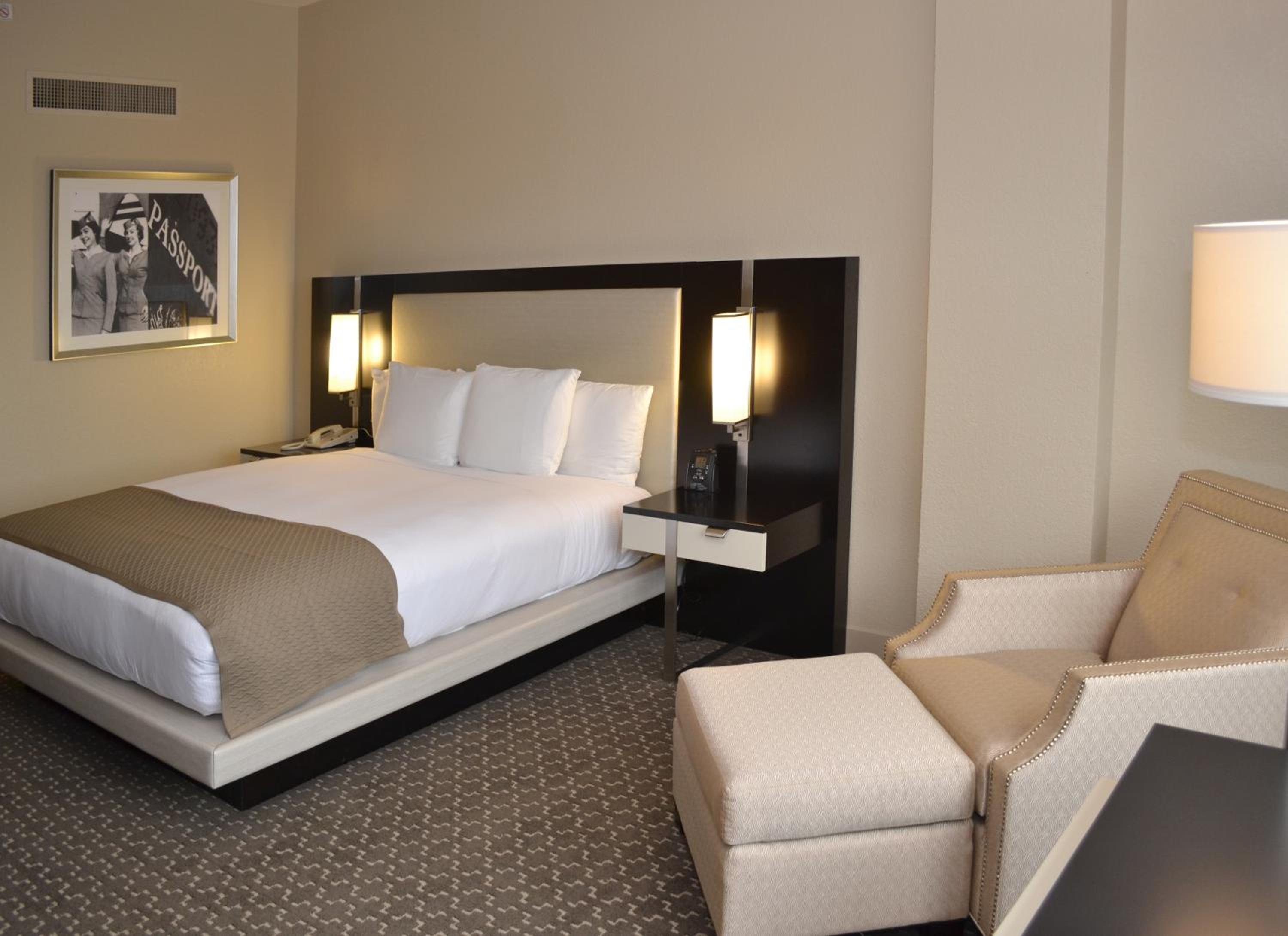 King Room - Non-Smoking - Photo 2