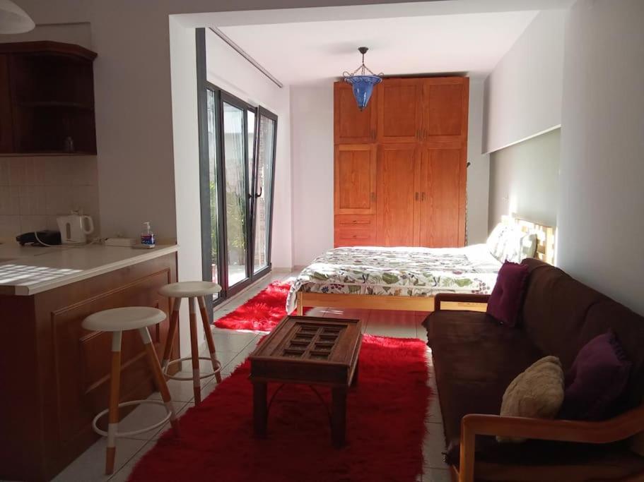 One-Bedroom Apartment photo 1