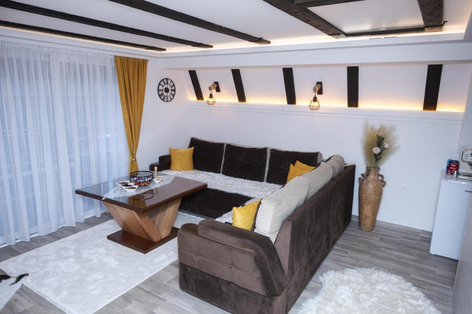 One-Bedroom House photo 1