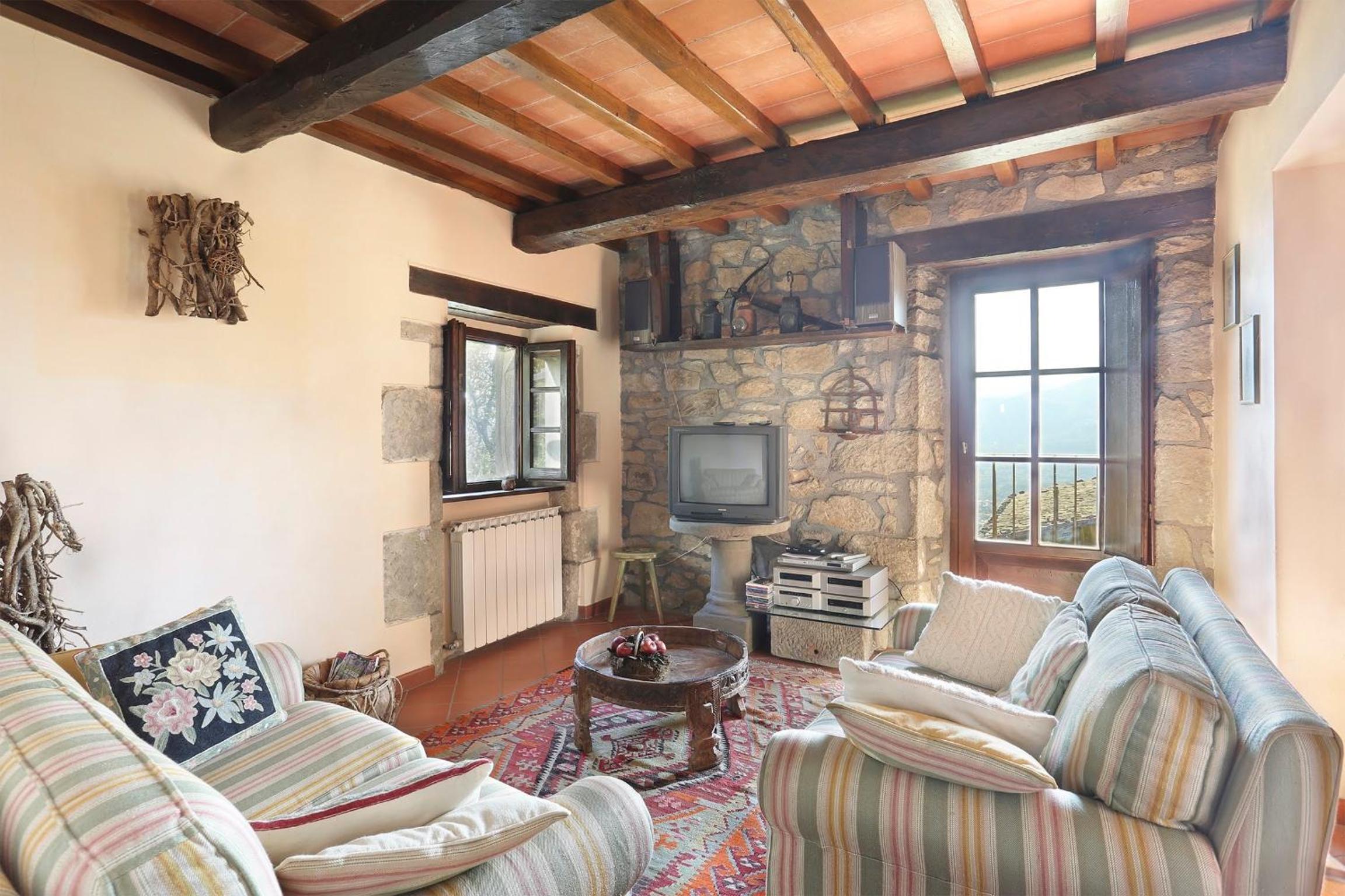 Villa photo 2