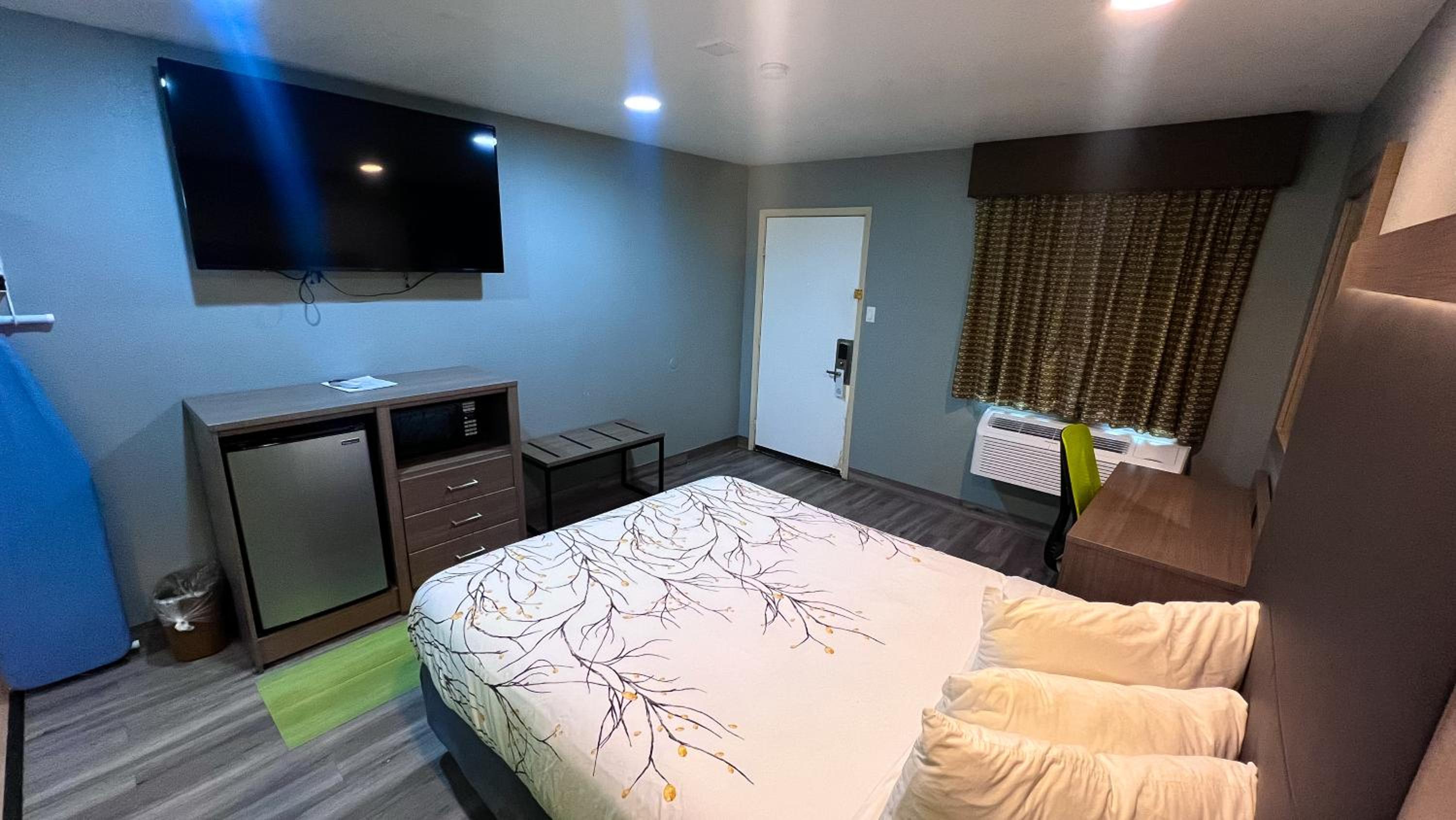 Queen Room - Photo 3