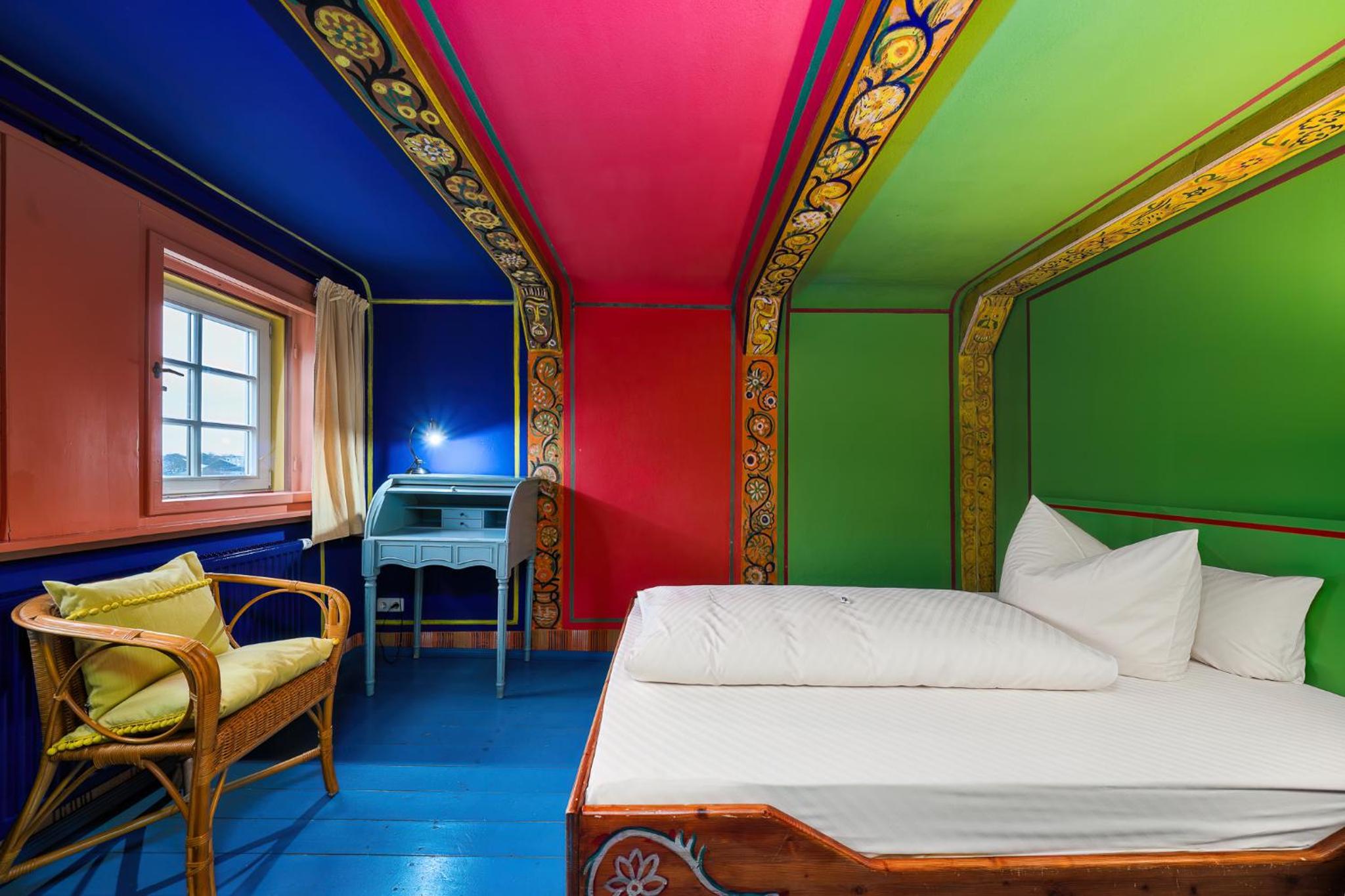 Double Room (1 Adult + 1 Child)