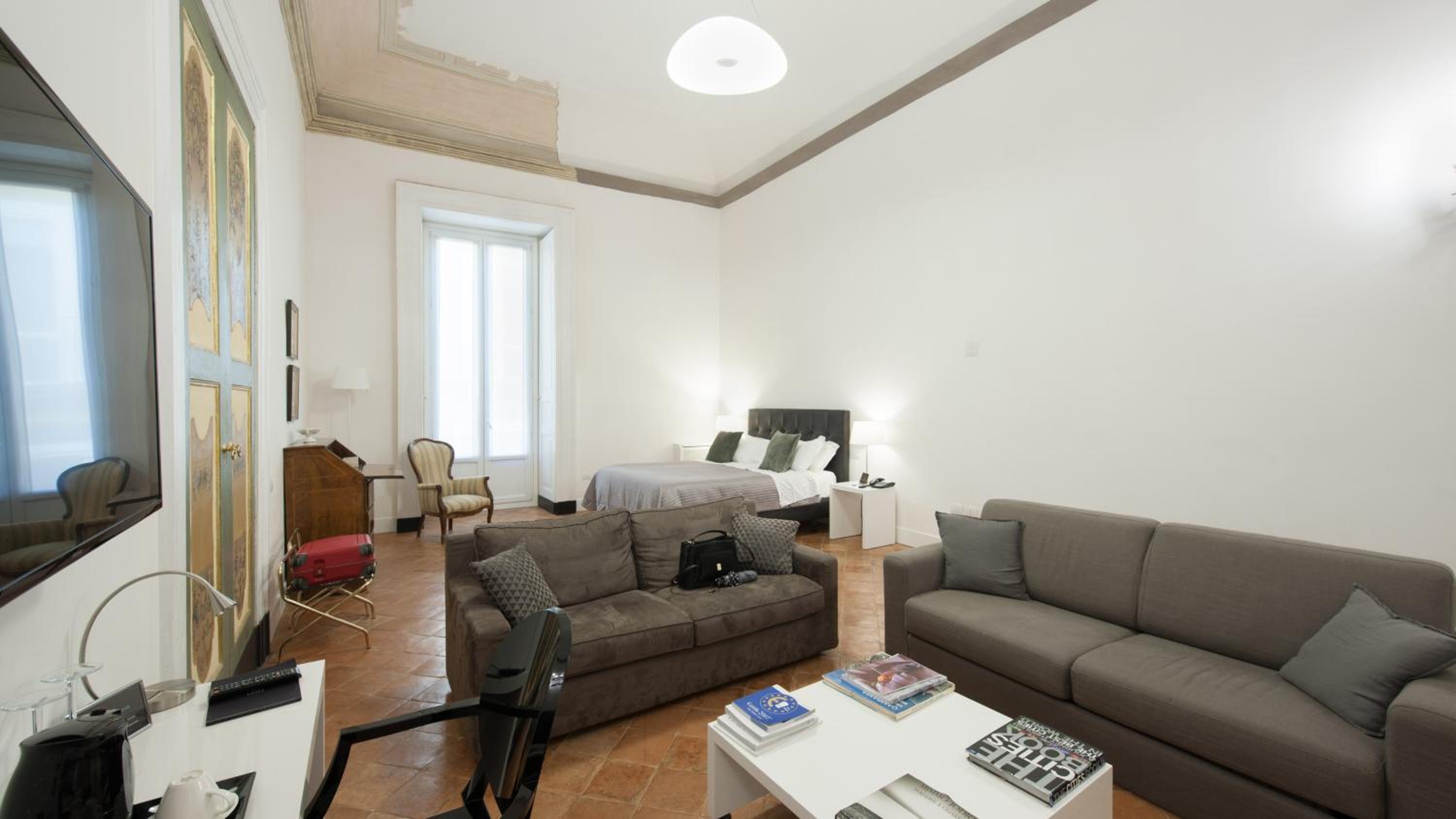 Deluxe King Suite