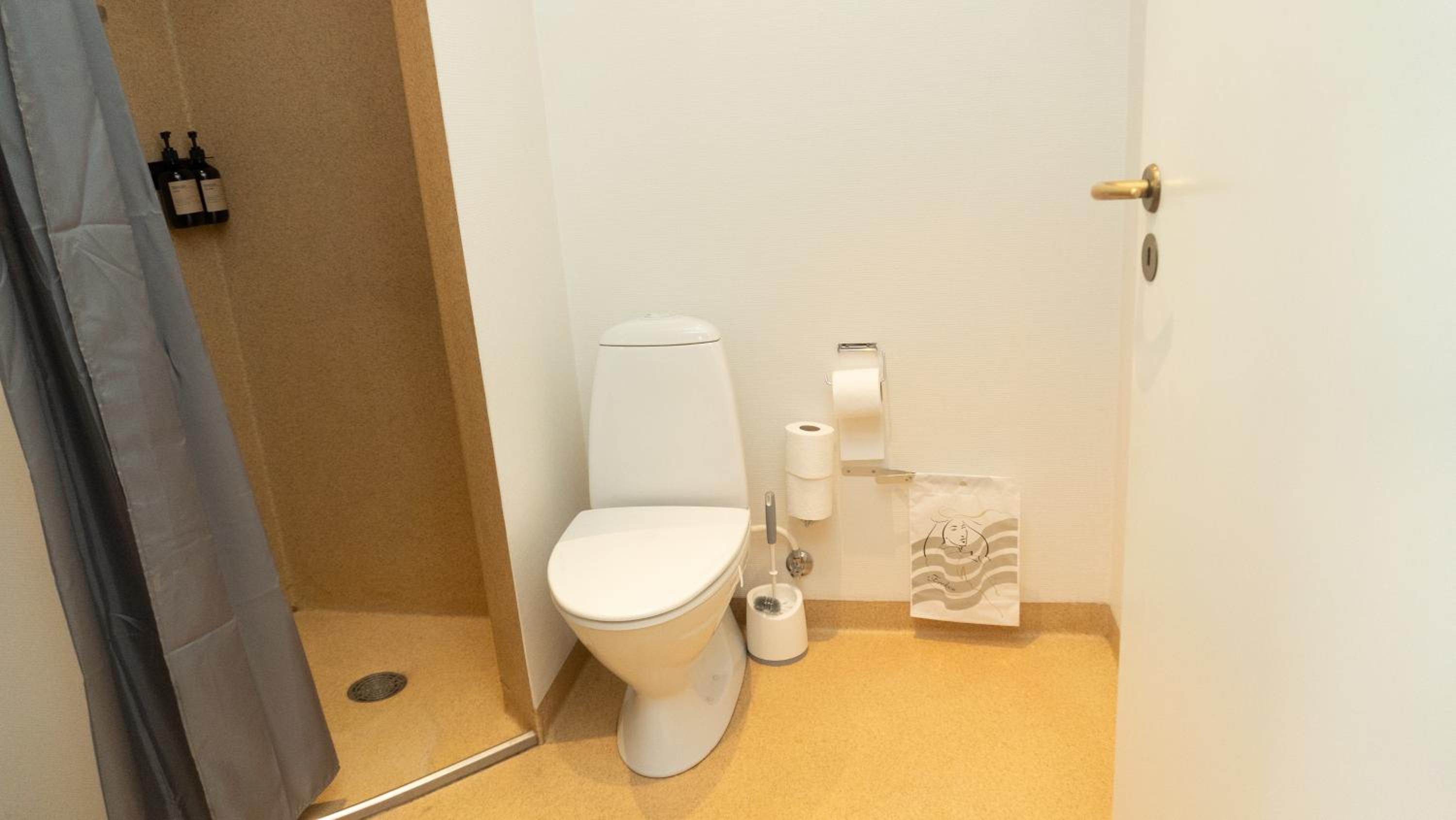 Deluxe Double Room with Balcony photo 3