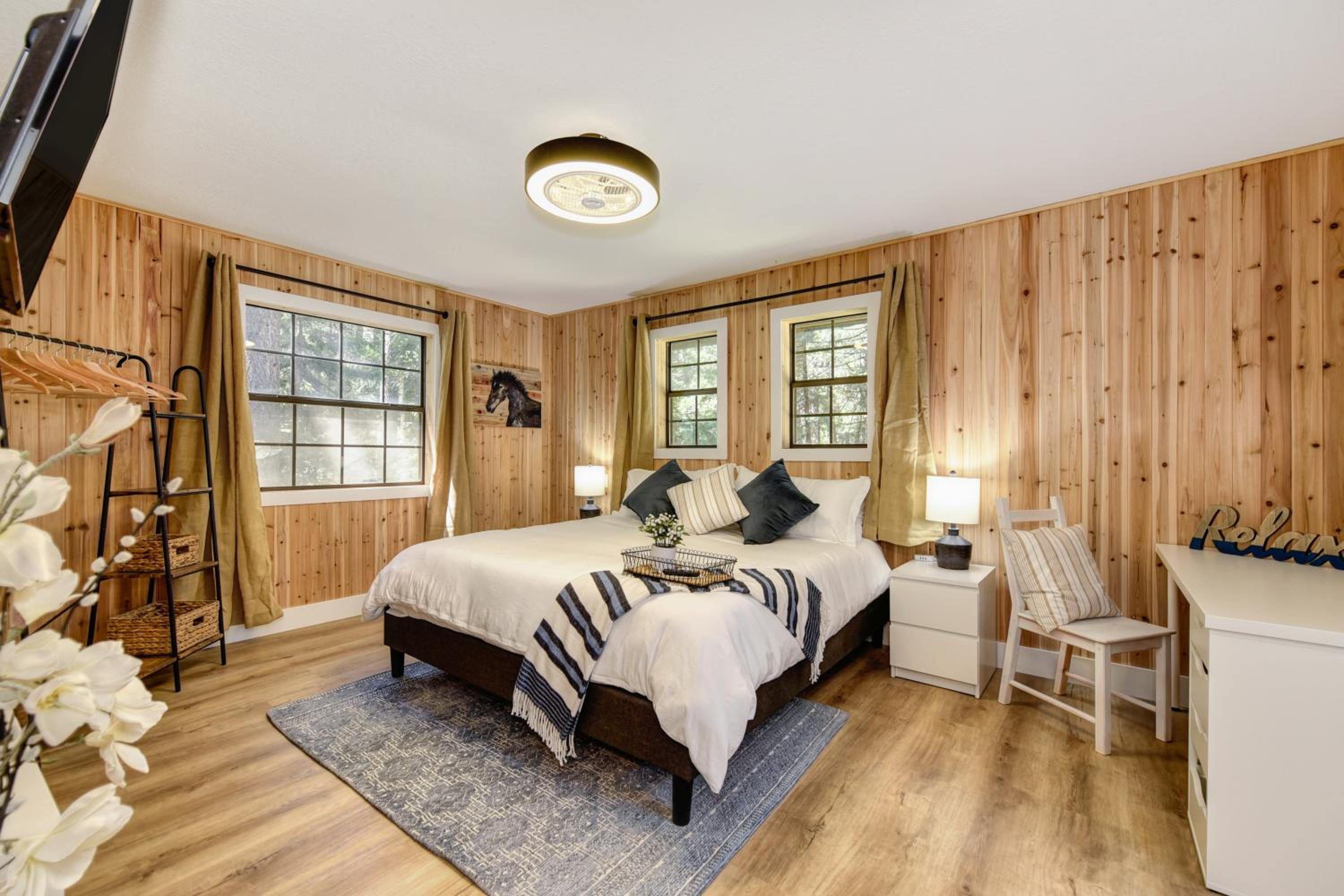 Five-Bedroom House photo 1