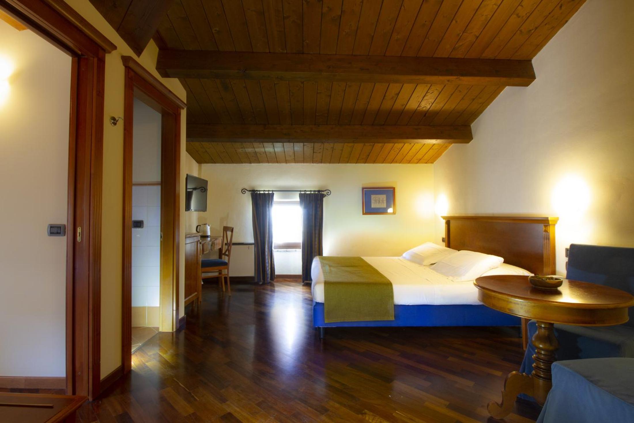 Suite (2 Adults) - Photo 1