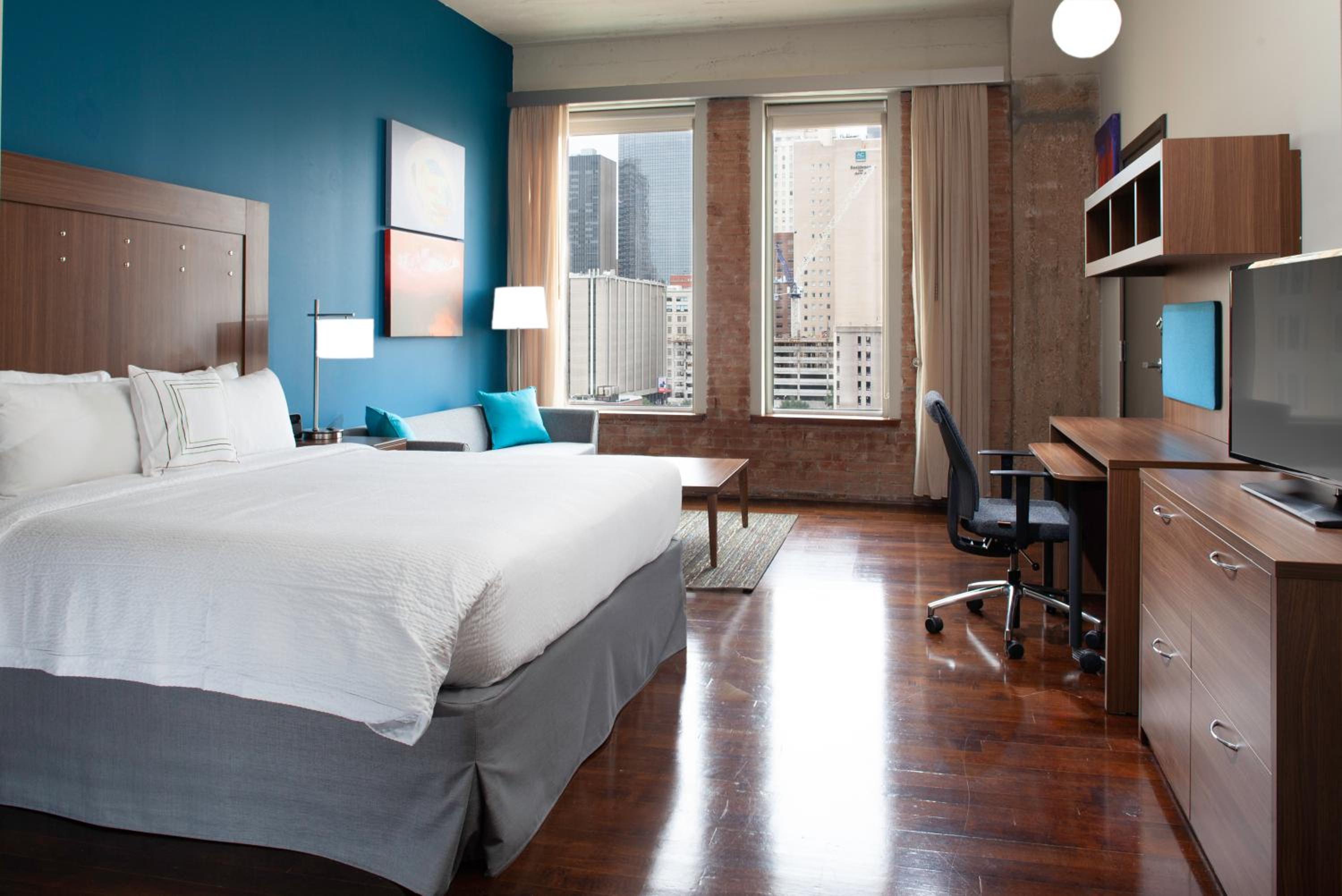 One-Bedroom King Suite photo 1