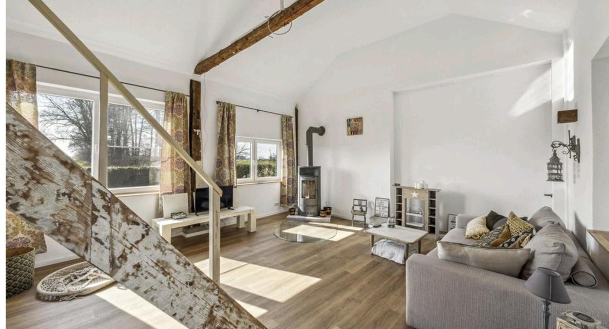 One-Bedroom House photo 1