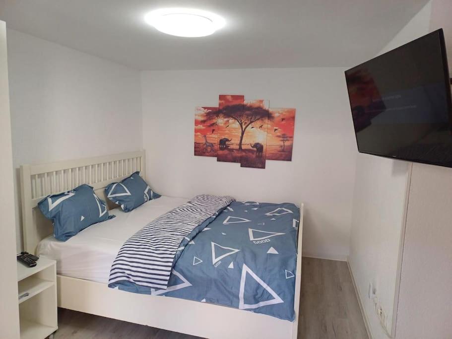 One-Bedroom Apartment photo 1